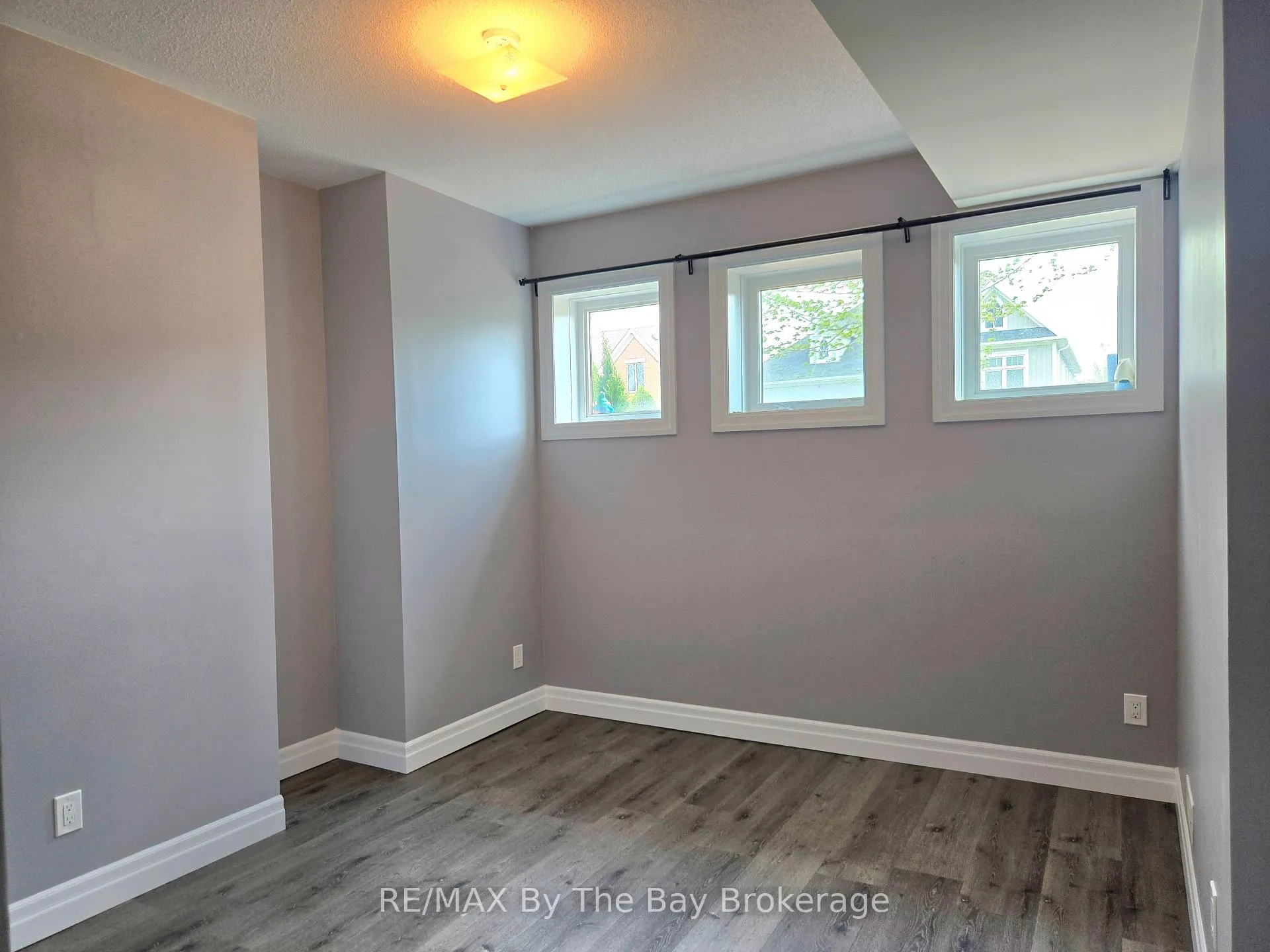 Photo 18 of Unit # Lower, 93 Allegra Drive, Wasaga Beach — HOMEH