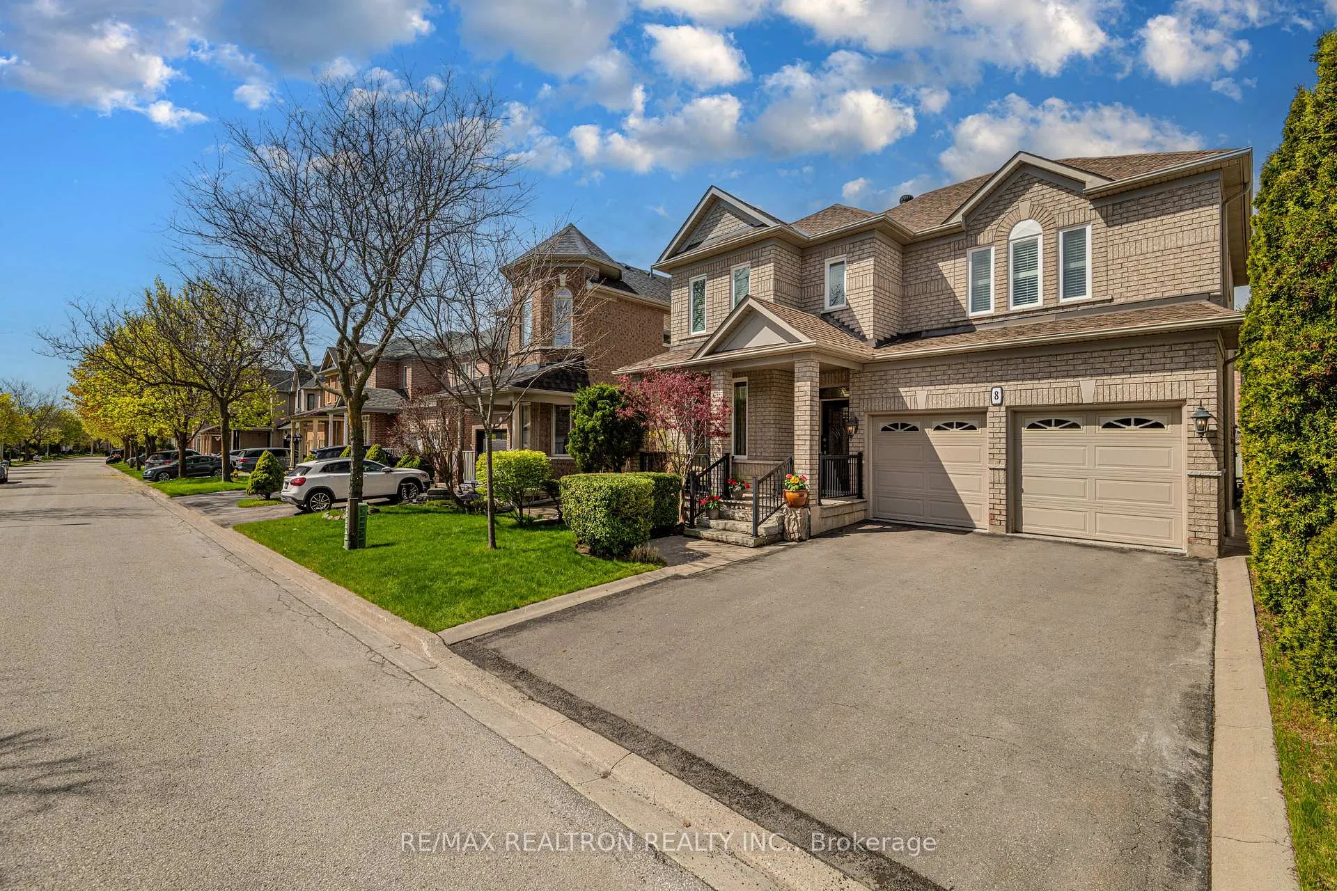 Photo 3 of 8 Forecastle Road, Vaughan, Patterson — HOMEH