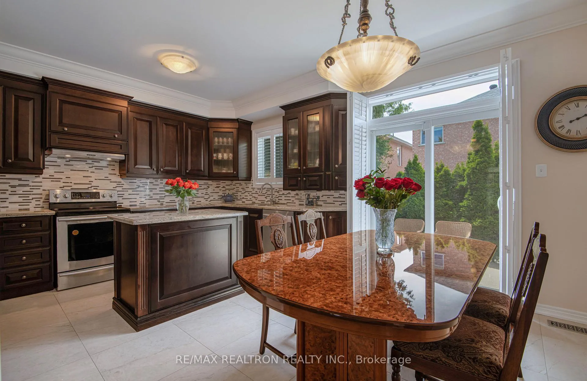 Photo 13 of 8 Forecastle Road, Vaughan, Patterson — HOMEH