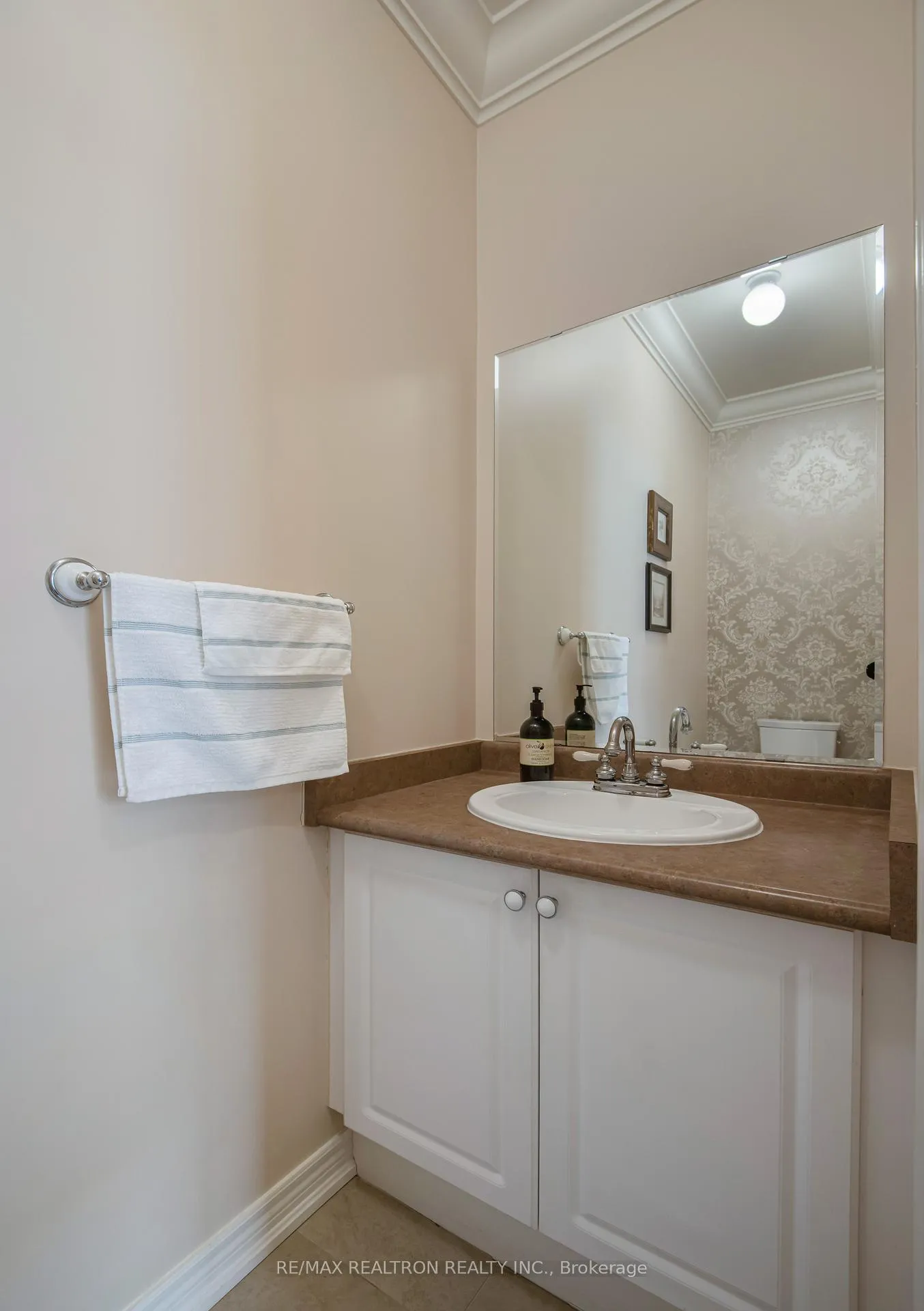 Photo 19 of 8 Forecastle Road, Vaughan, Patterson — HOMEH