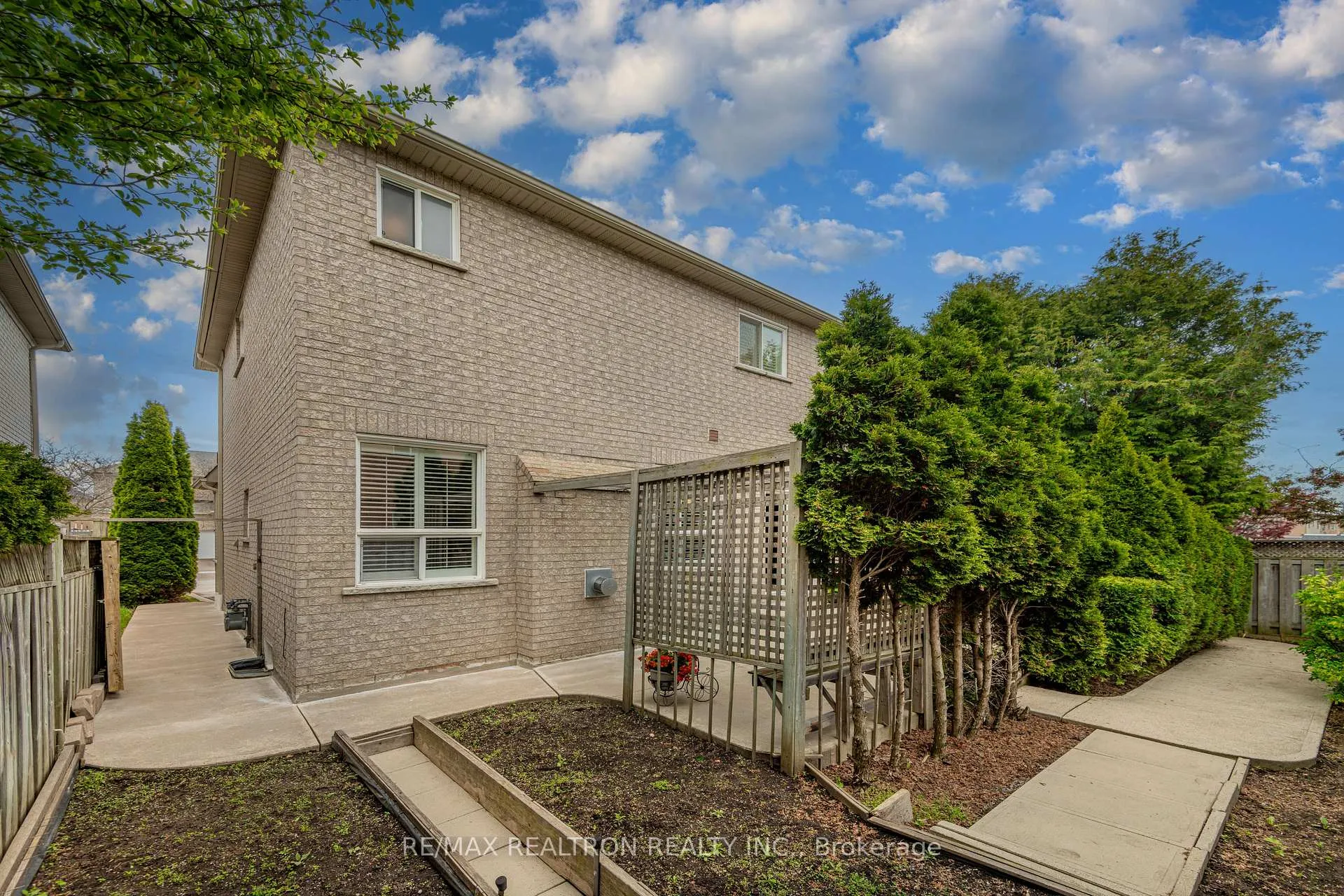 Photo 40 of 8 Forecastle Road, Vaughan, Patterson — HOMEH