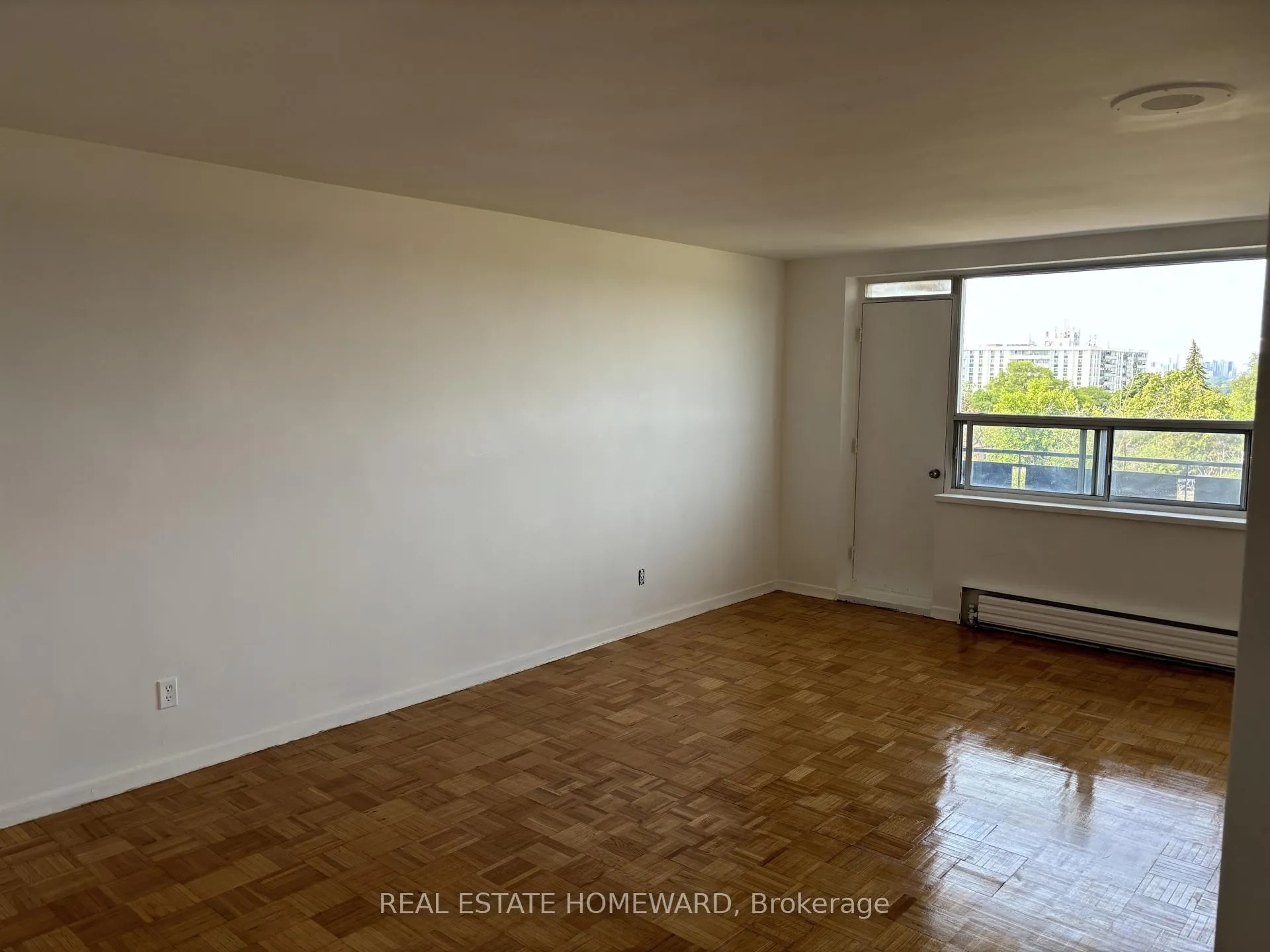 Front of Unit 512, 1765 Lawrence Avenue E
