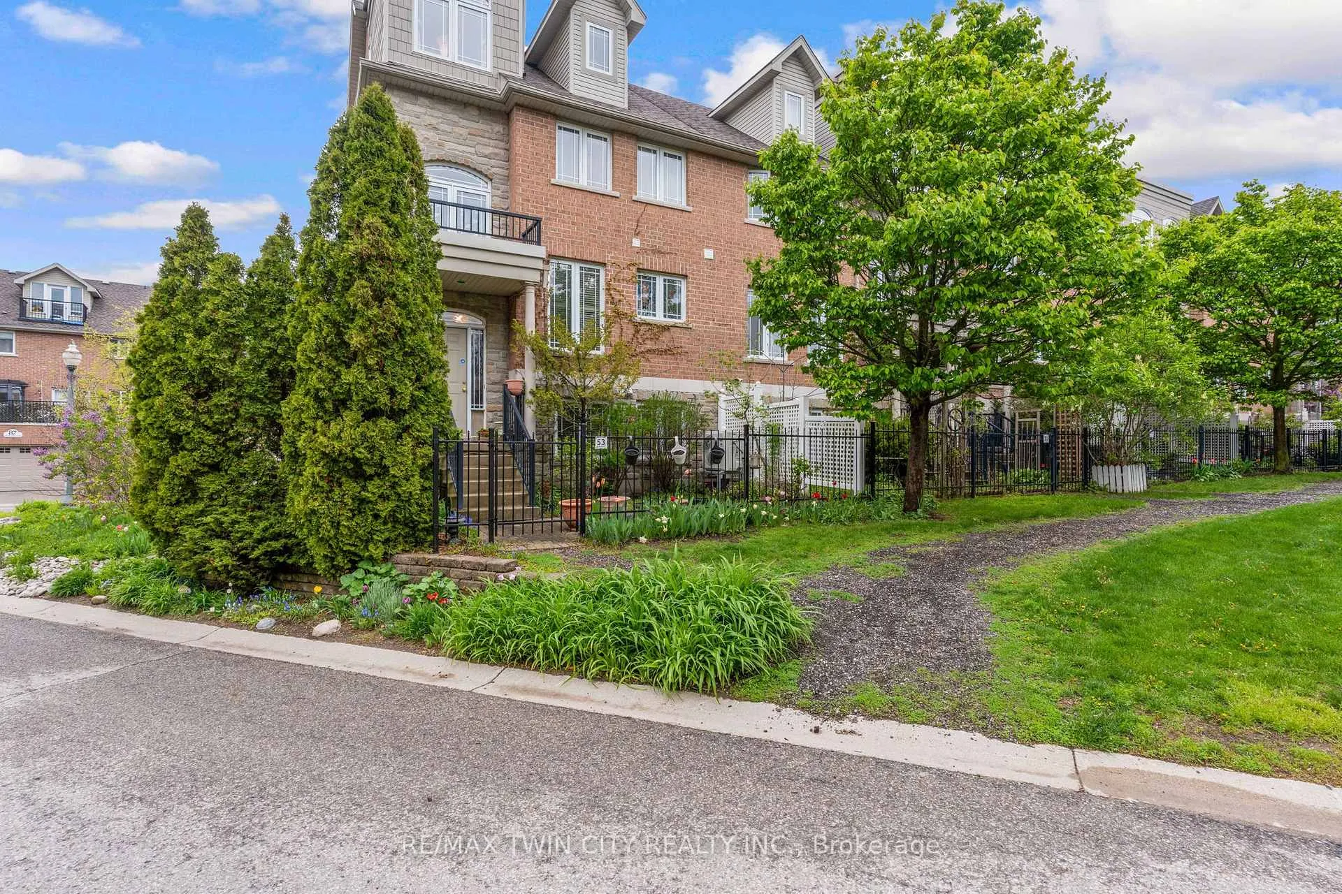 Photo 1 of 53 Grosvenor Lane, Cambridge, East Galt — HOMEH