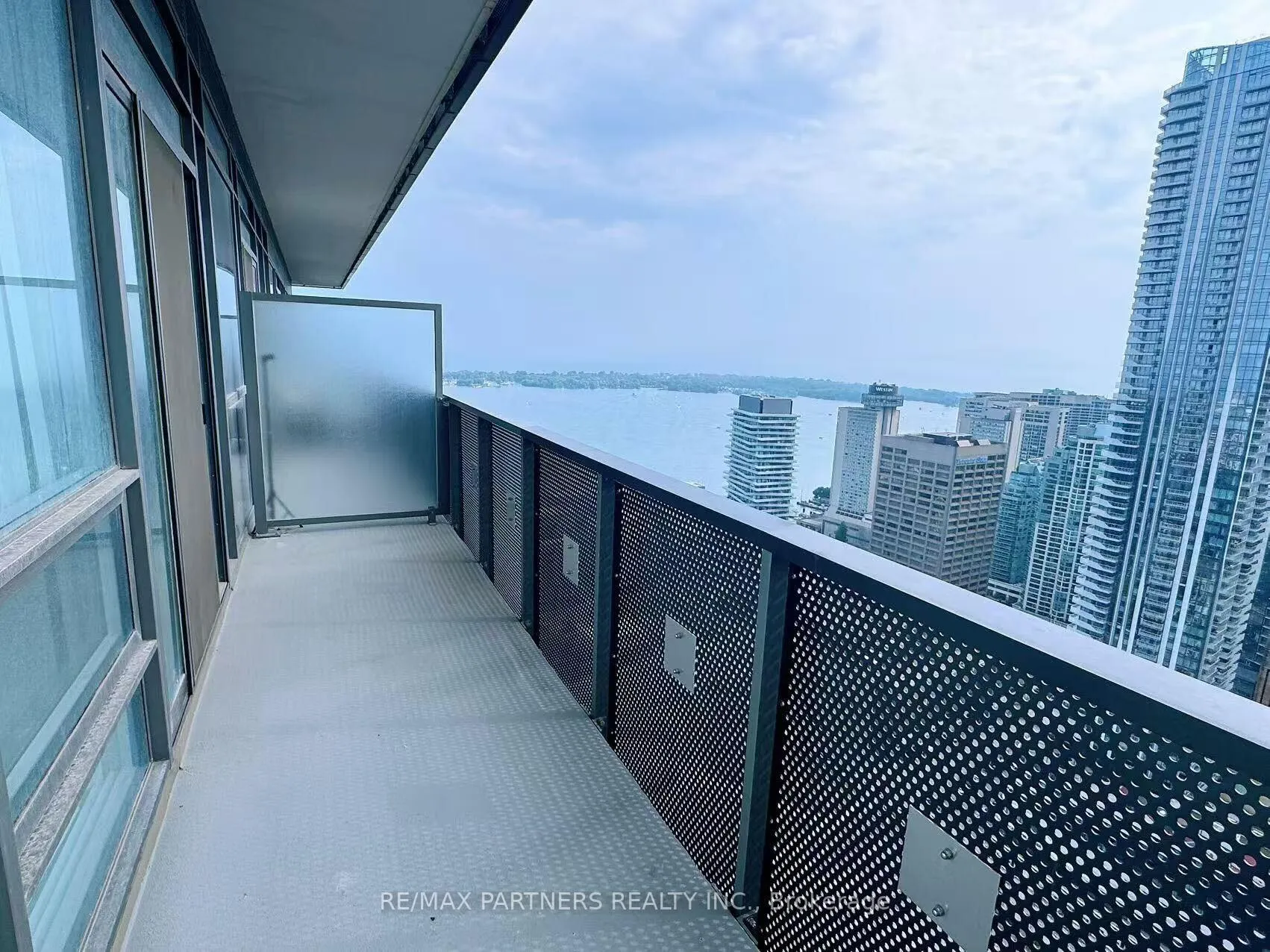 Photo 7 of Unit 5016, 55 Cooper Street W, Toronto, Waterfront Communities — HOMEH