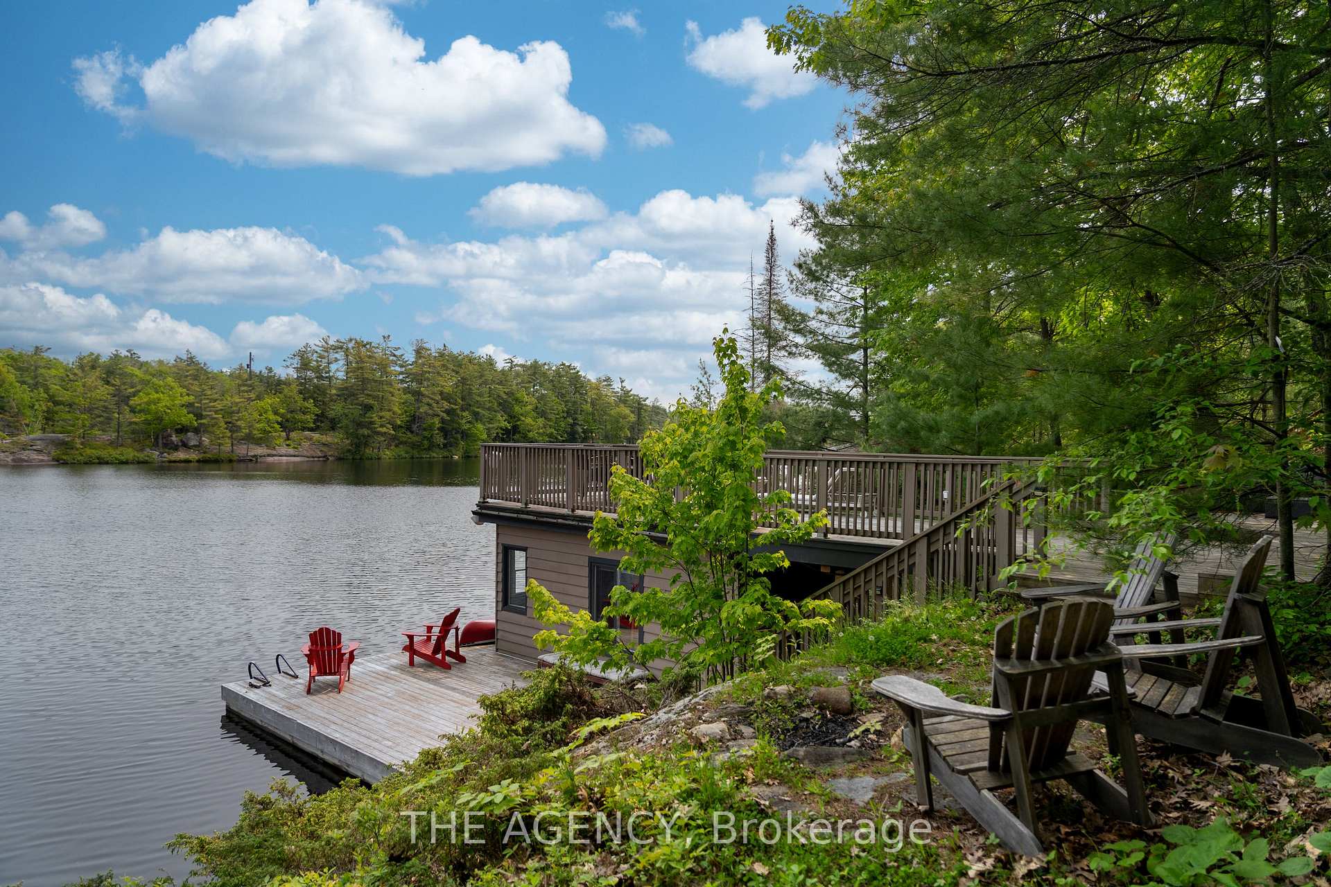Photo 2 of 45 Pinetree Road, Gravenhurst, Muskoka (S) — HOMEH
