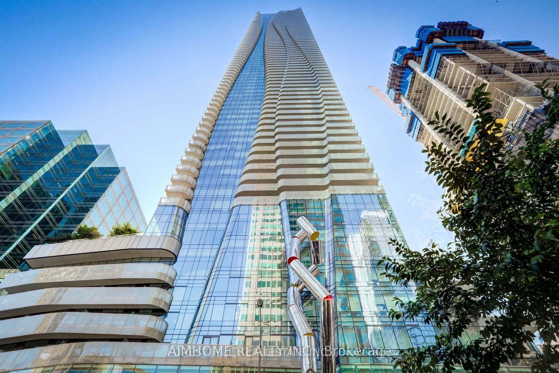 Photo 3 of Unit 2510, 1 Bloor Street E, Toronto, Church-Yonge Corridor — HOMEH