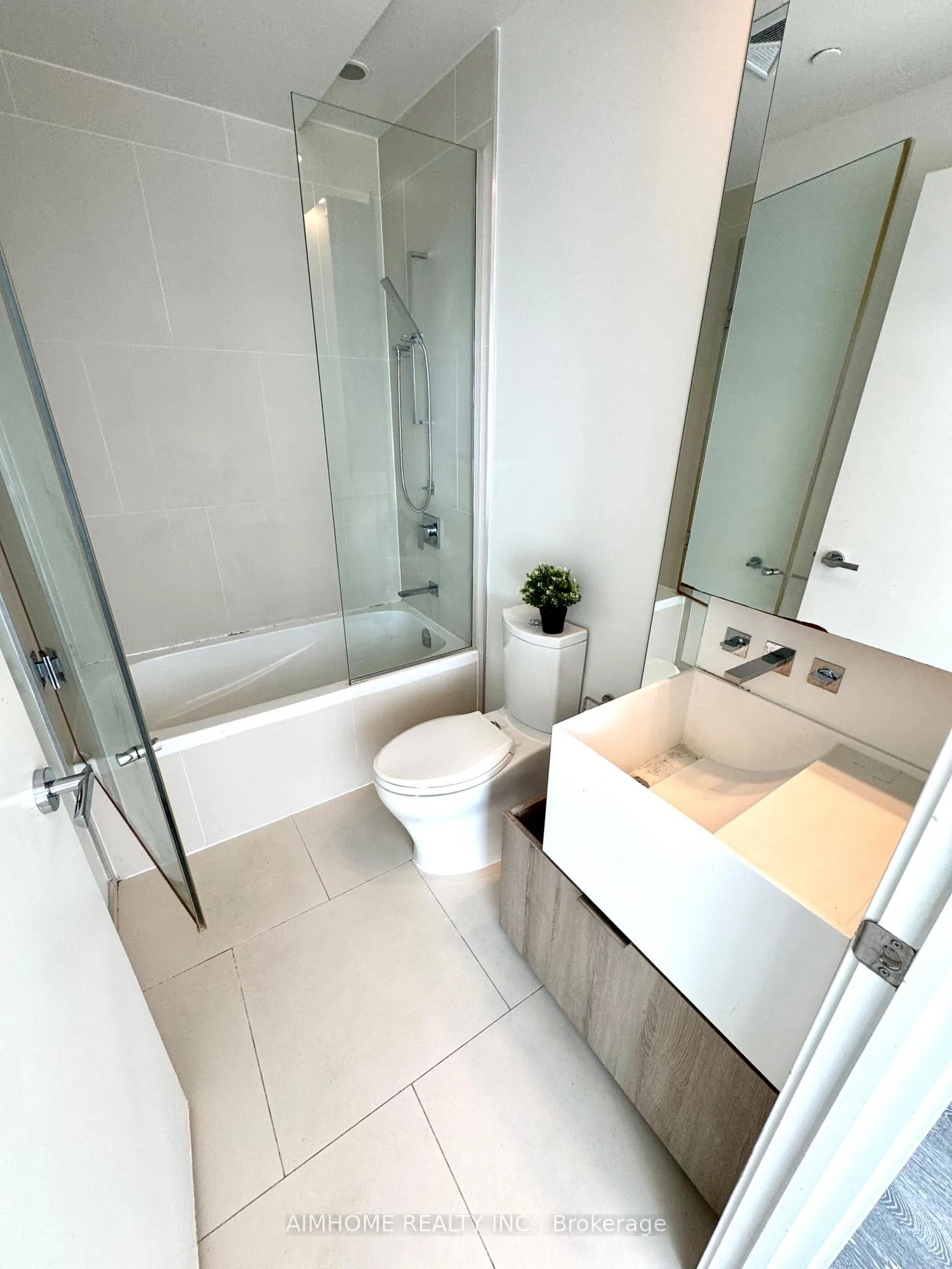 Photo 28 of Unit 2510, 1 Bloor Street E, Toronto, Church-Yonge Corridor — HOMEH