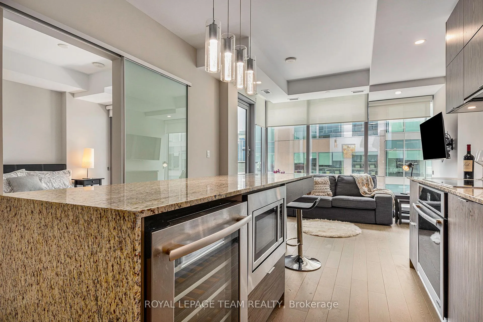 Photo 5 of Unit 1509, 101 Queen Street, Ottawa, Ottawa Centre — HOMEH