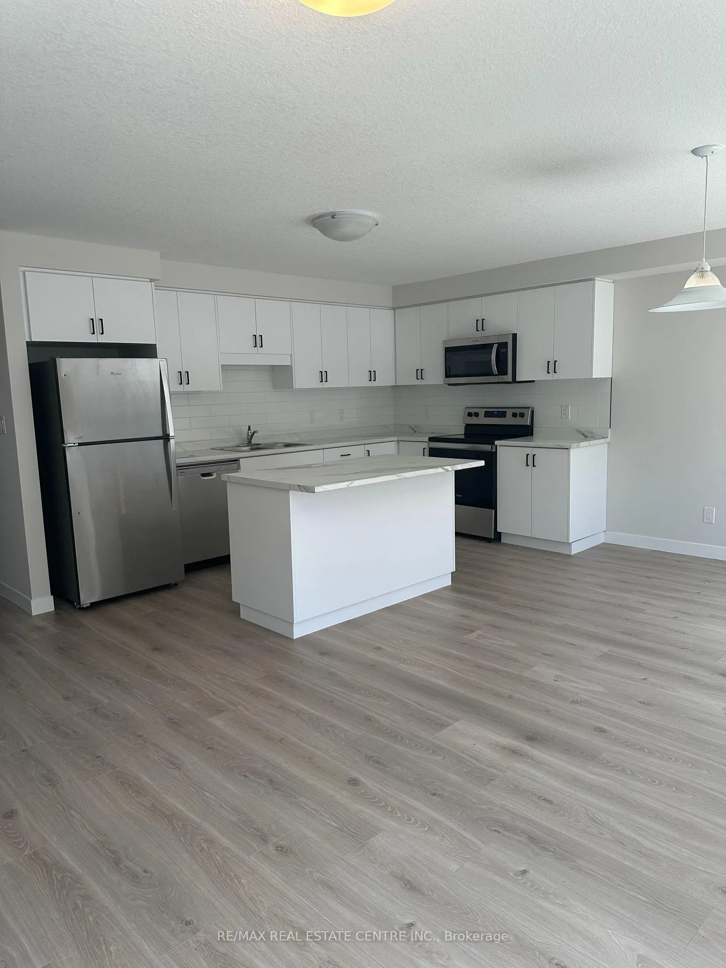 Photo 6 of 33 Strath Crescent, Springwater, Elmvale — HOMEH