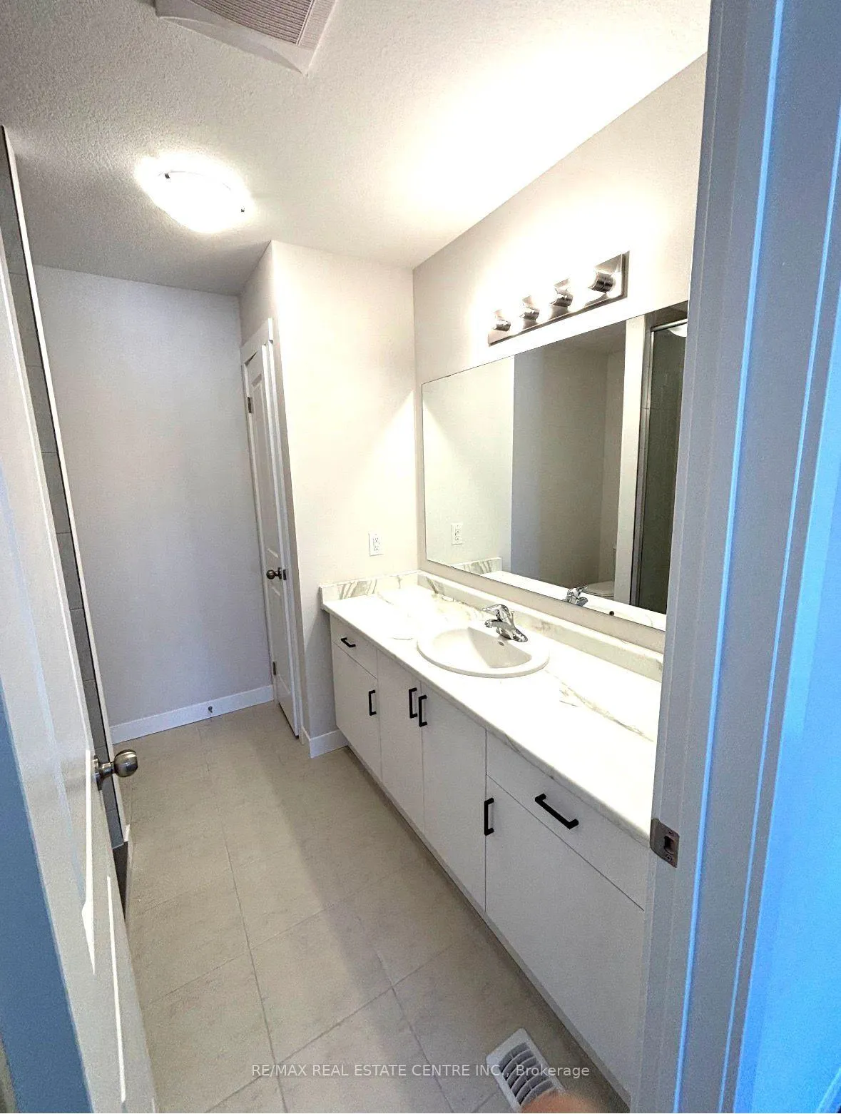 Photo 9 of 33 Strath Crescent, Springwater, Elmvale — HOMEH