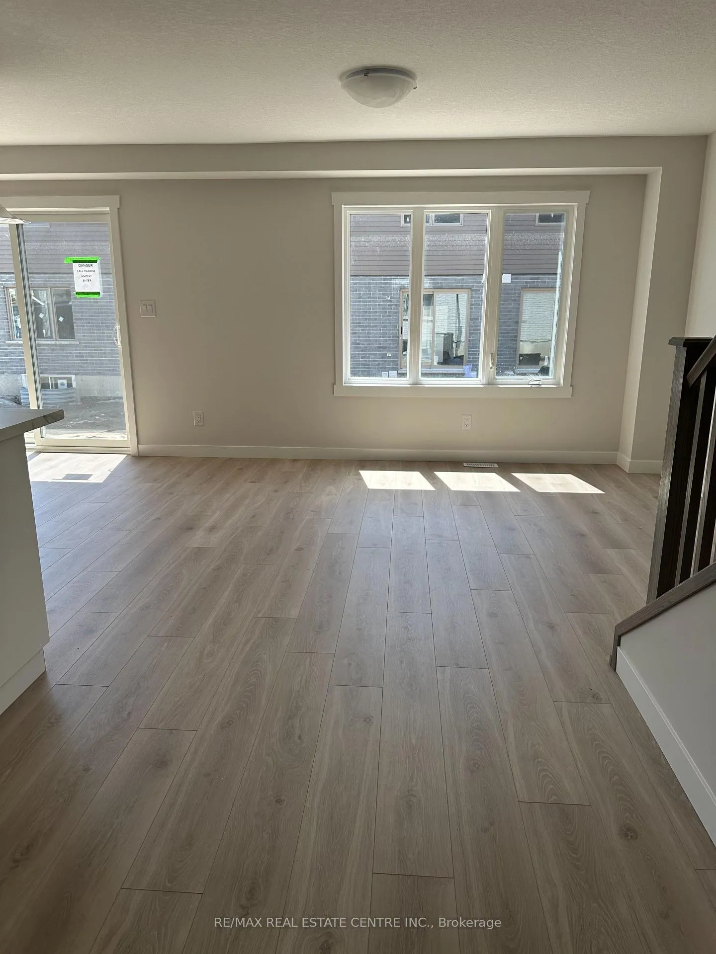 Photo 12 of 33 Strath Crescent, Springwater, Elmvale — HOMEH