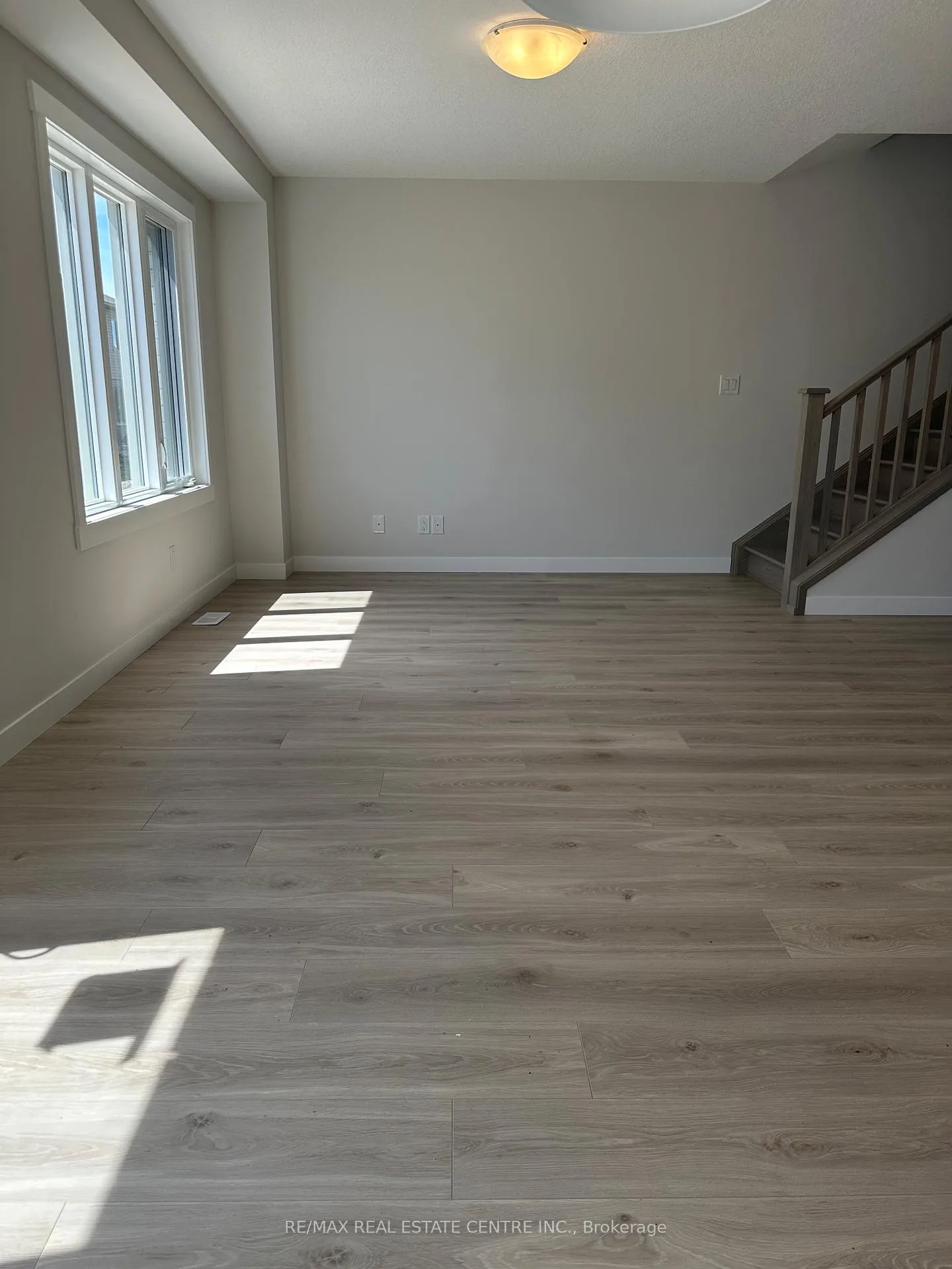 Photo 13 of 33 Strath Crescent, Springwater, Elmvale — HOMEH