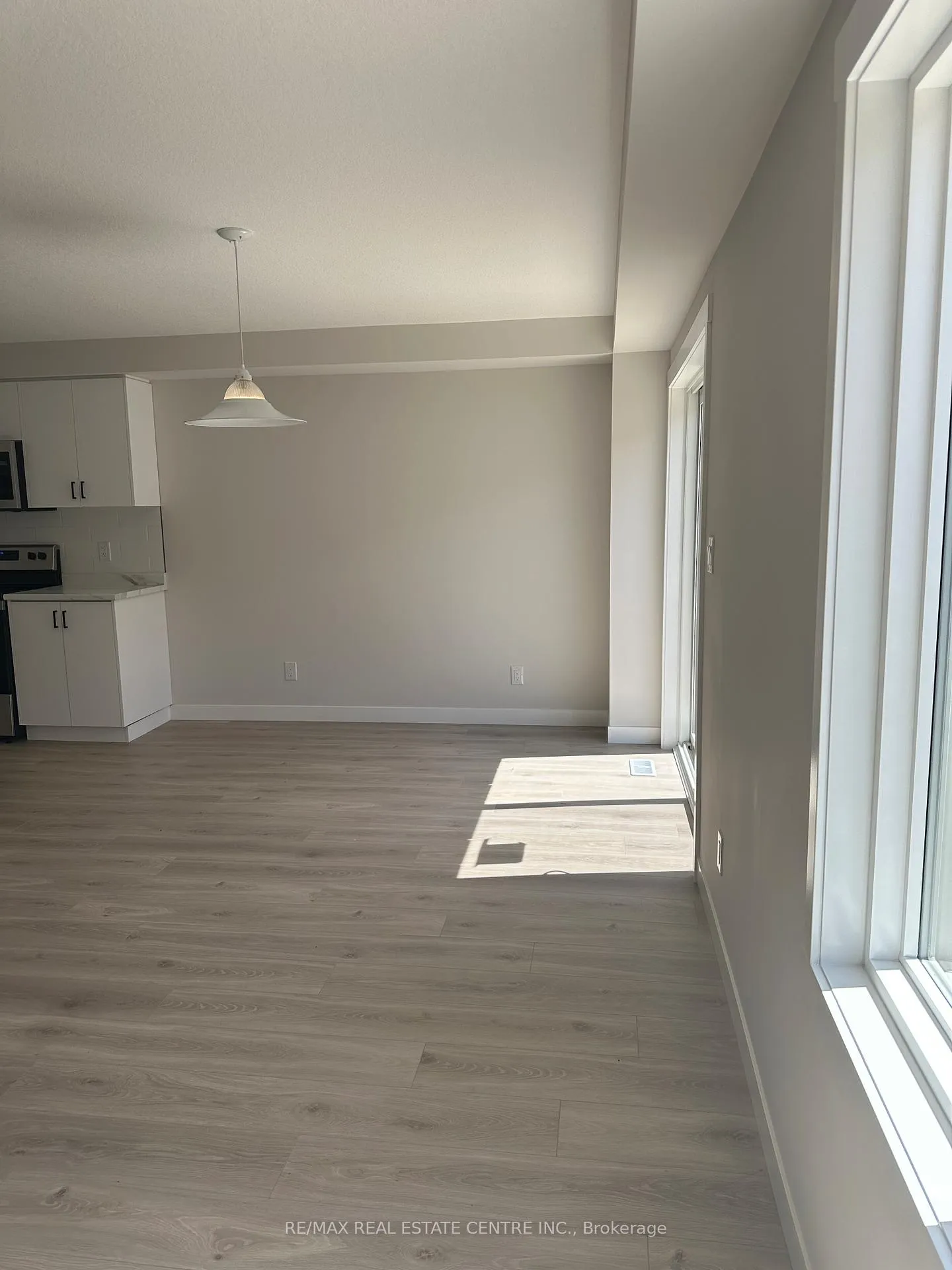 Photo 16 of 33 Strath Crescent, Springwater, Elmvale — HOMEH