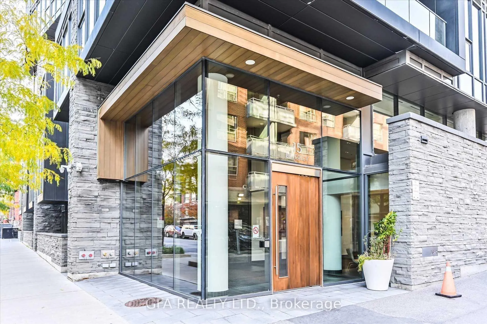 Photo 2 of Unit 810, 15 Beverley Street, Toronto, Kensington-Chinatown — HOMEH