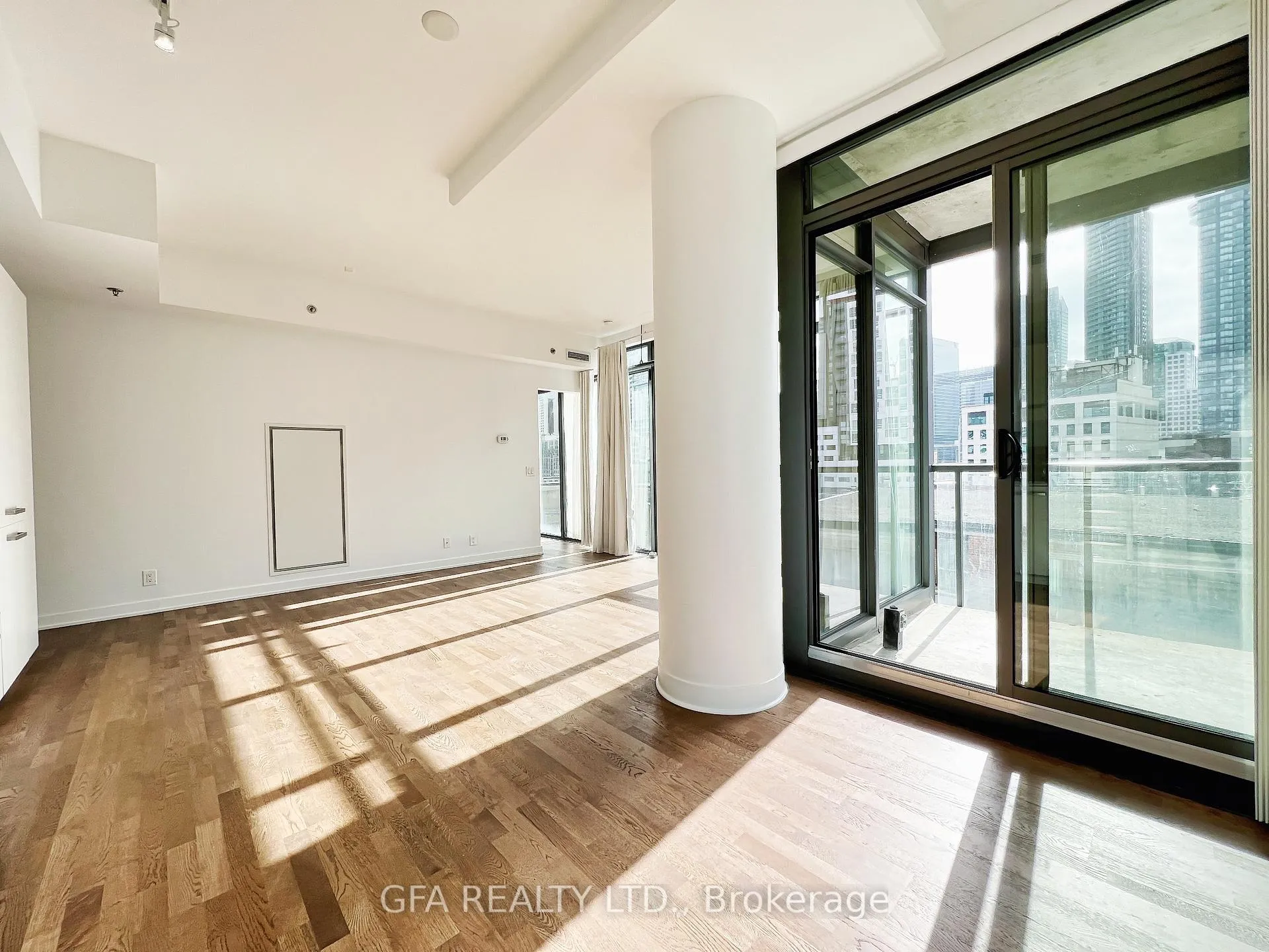 Photo 18 of Unit 810, 15 Beverley Street, Toronto, Kensington-Chinatown — HOMEH