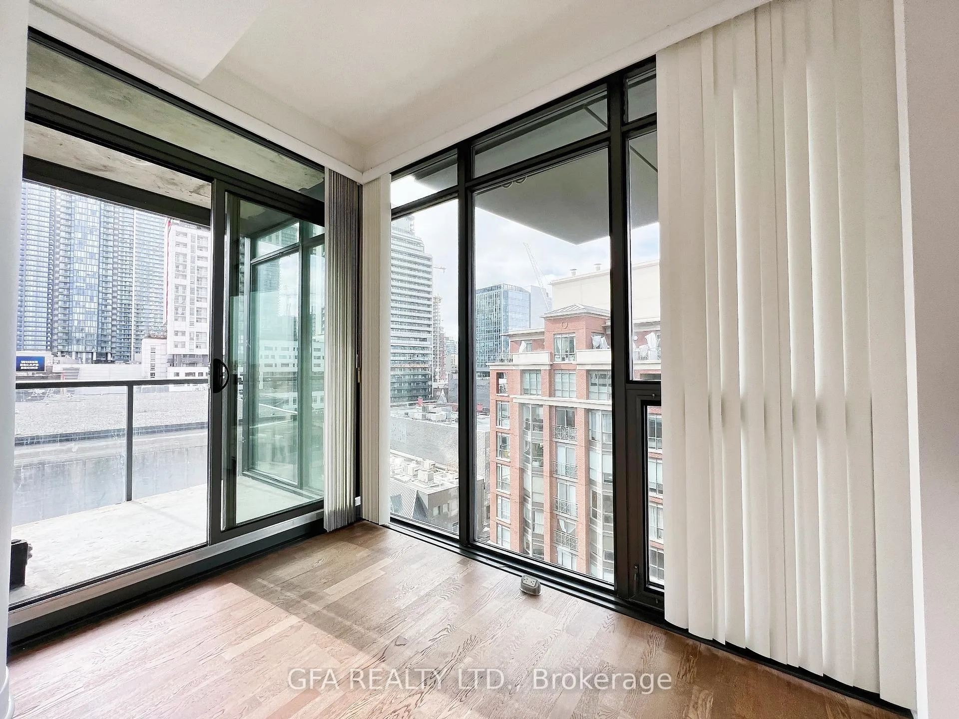 Photo 20 of Unit 810, 15 Beverley Street, Toronto, Kensington-Chinatown — HOMEH