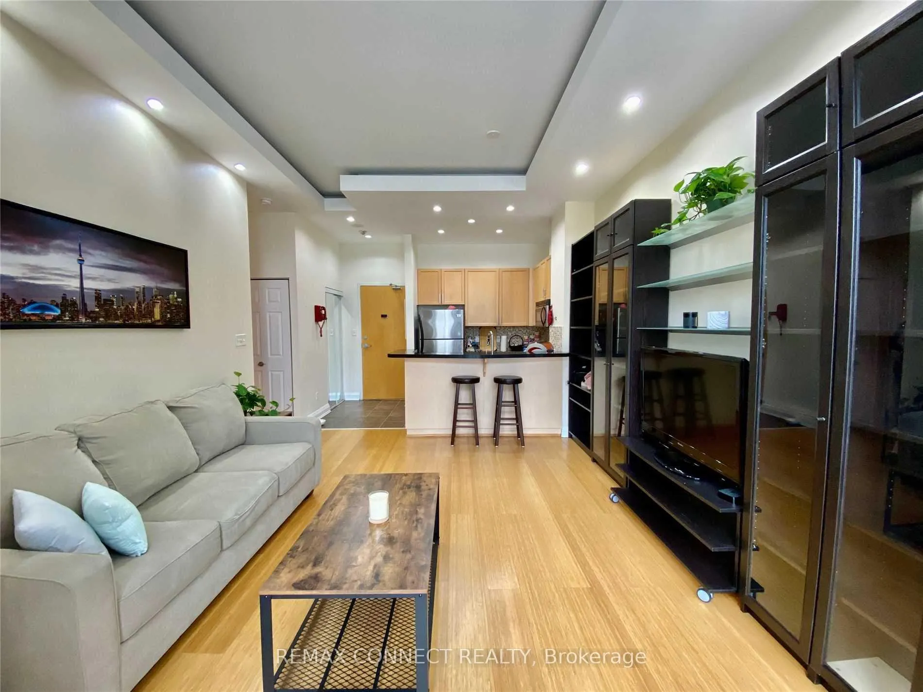 Photo 1 of Unit 1006, 8 Wellesley Street E, Toronto, Church-Yonge Corridor — HOMEH
