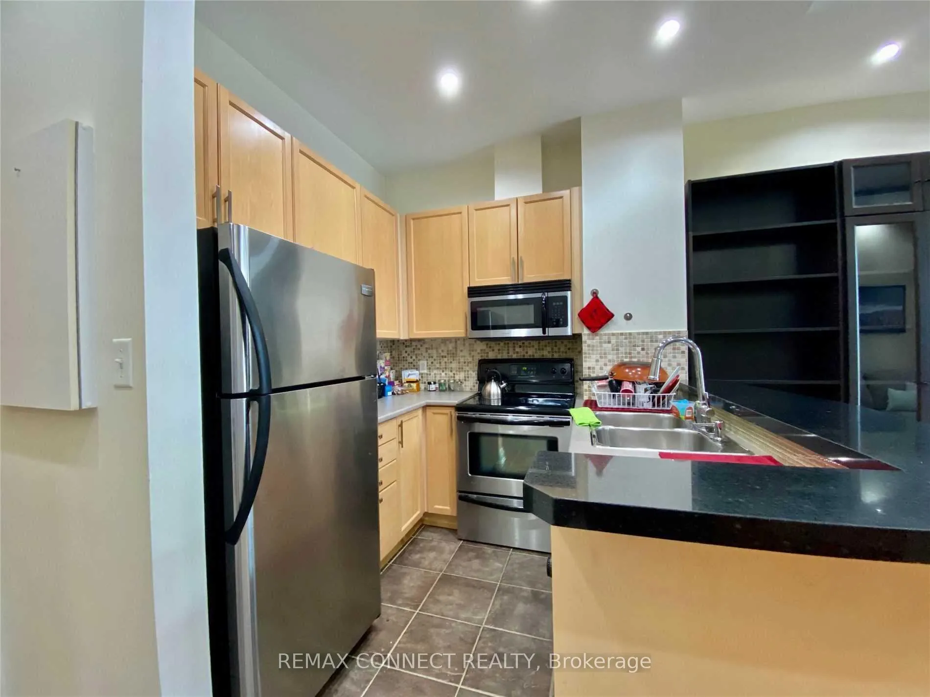 Photo 3 of Unit 1006, 8 Wellesley Street E, Toronto, Church-Yonge Corridor — HOMEH