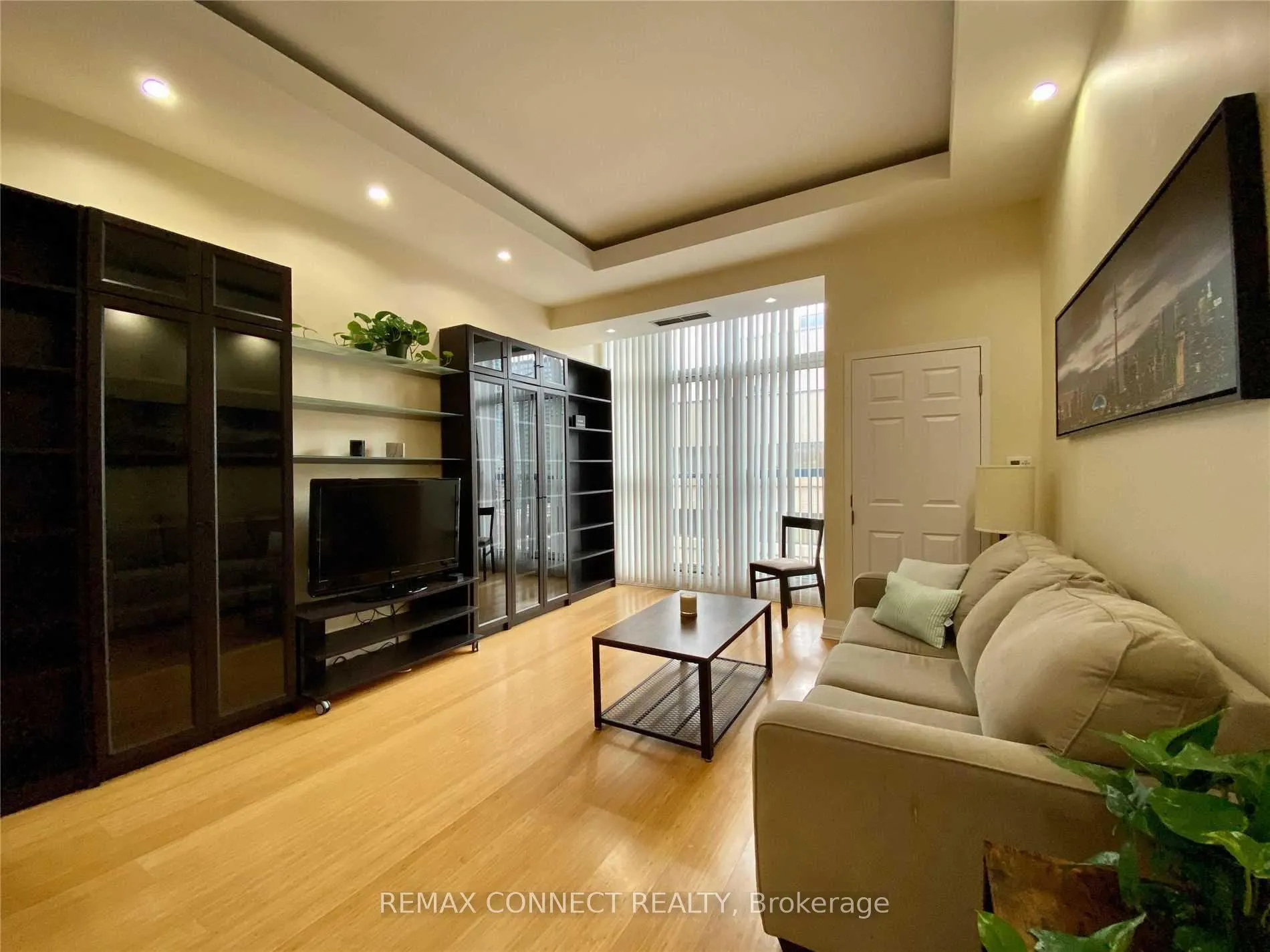 Photo 5 of Unit 1006, 8 Wellesley Street E, Toronto, Church-Yonge Corridor — HOMEH