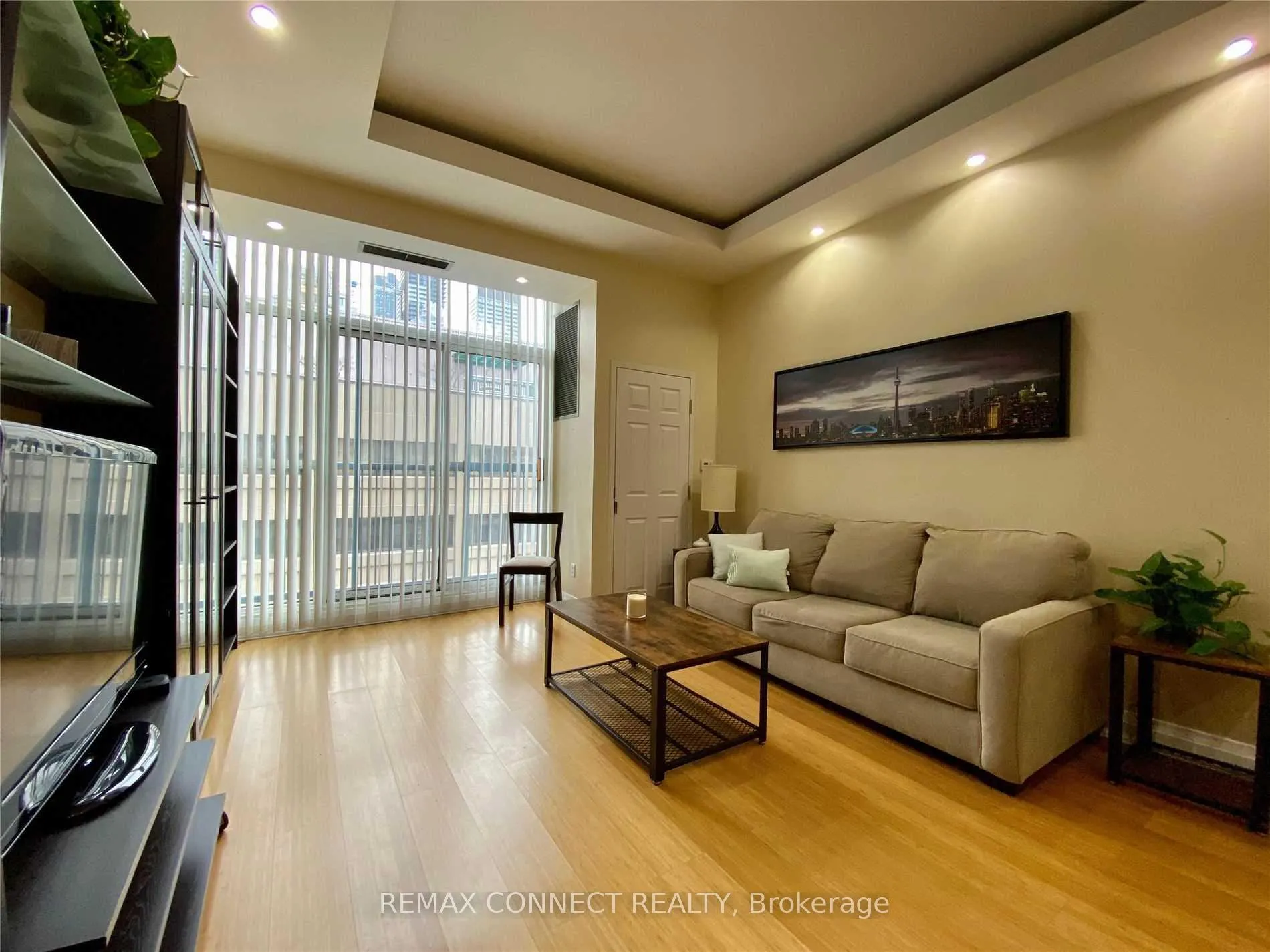 Photo 6 of Unit 1006, 8 Wellesley Street E, Toronto, Church-Yonge Corridor — HOMEH