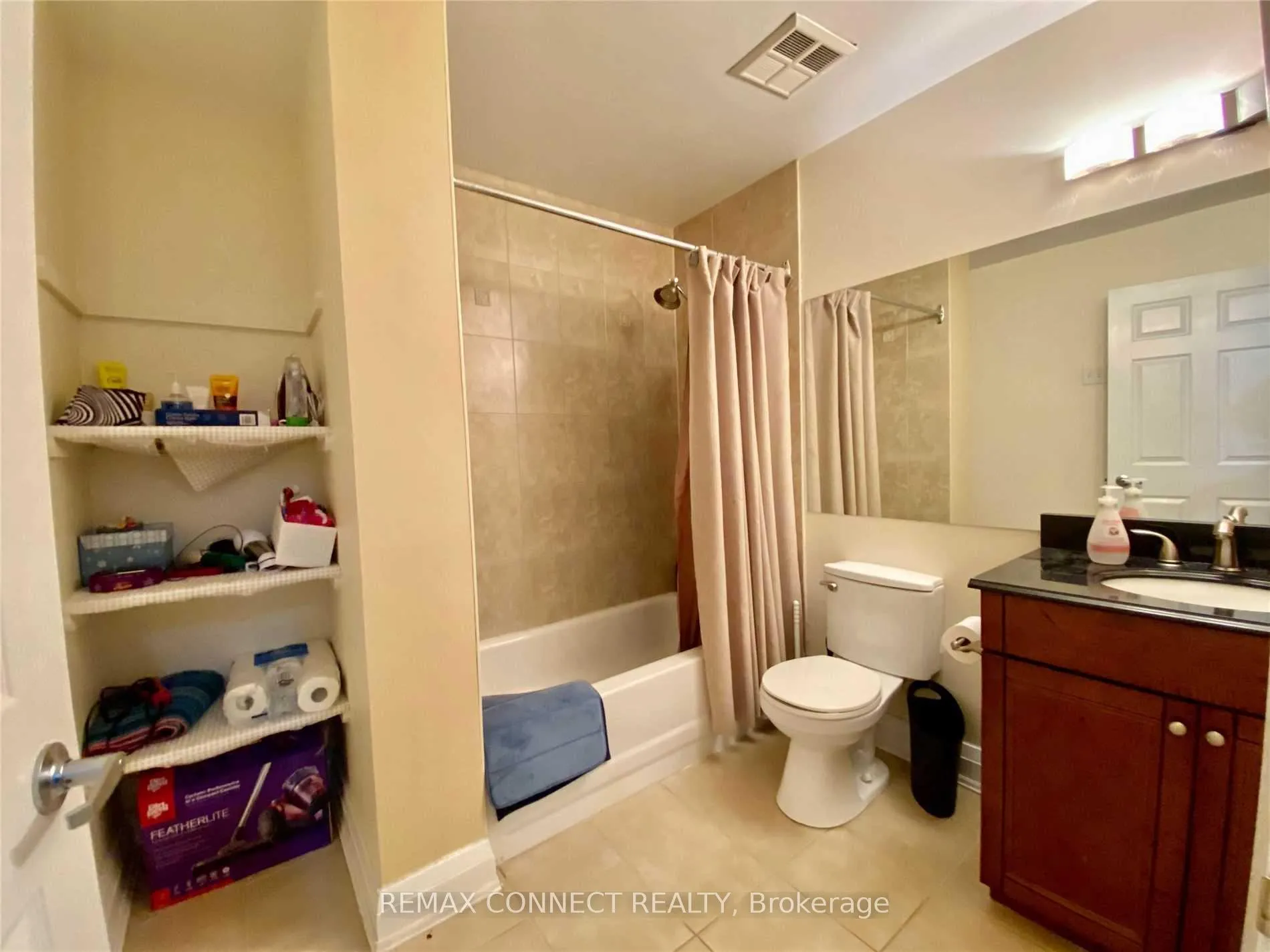 Photo 9 of Unit 1006, 8 Wellesley Street E, Toronto, Church-Yonge Corridor — HOMEH
