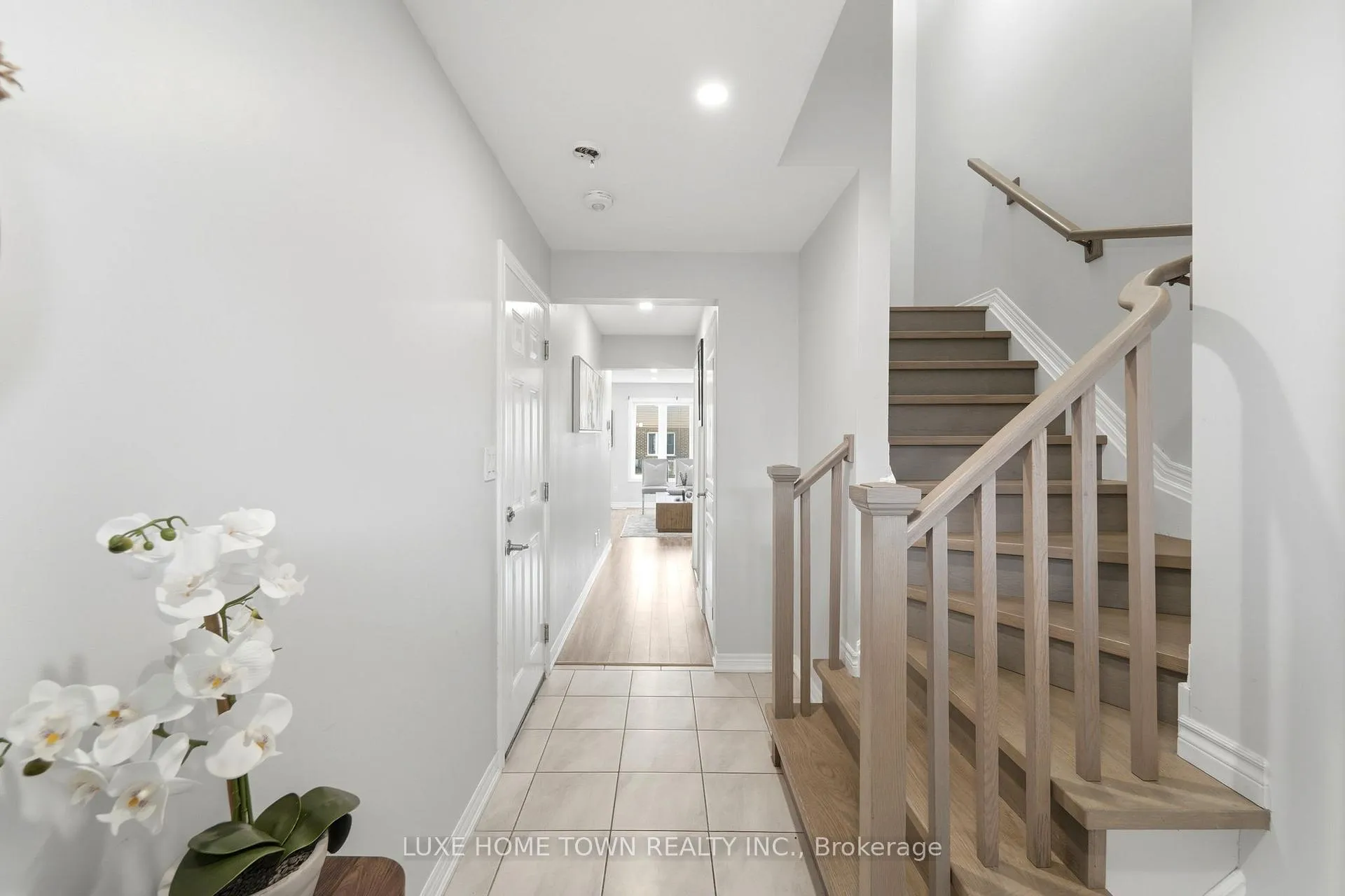 Photo 3 of 100 Monarch Street, Welland, Coyle Creek — HOMEH