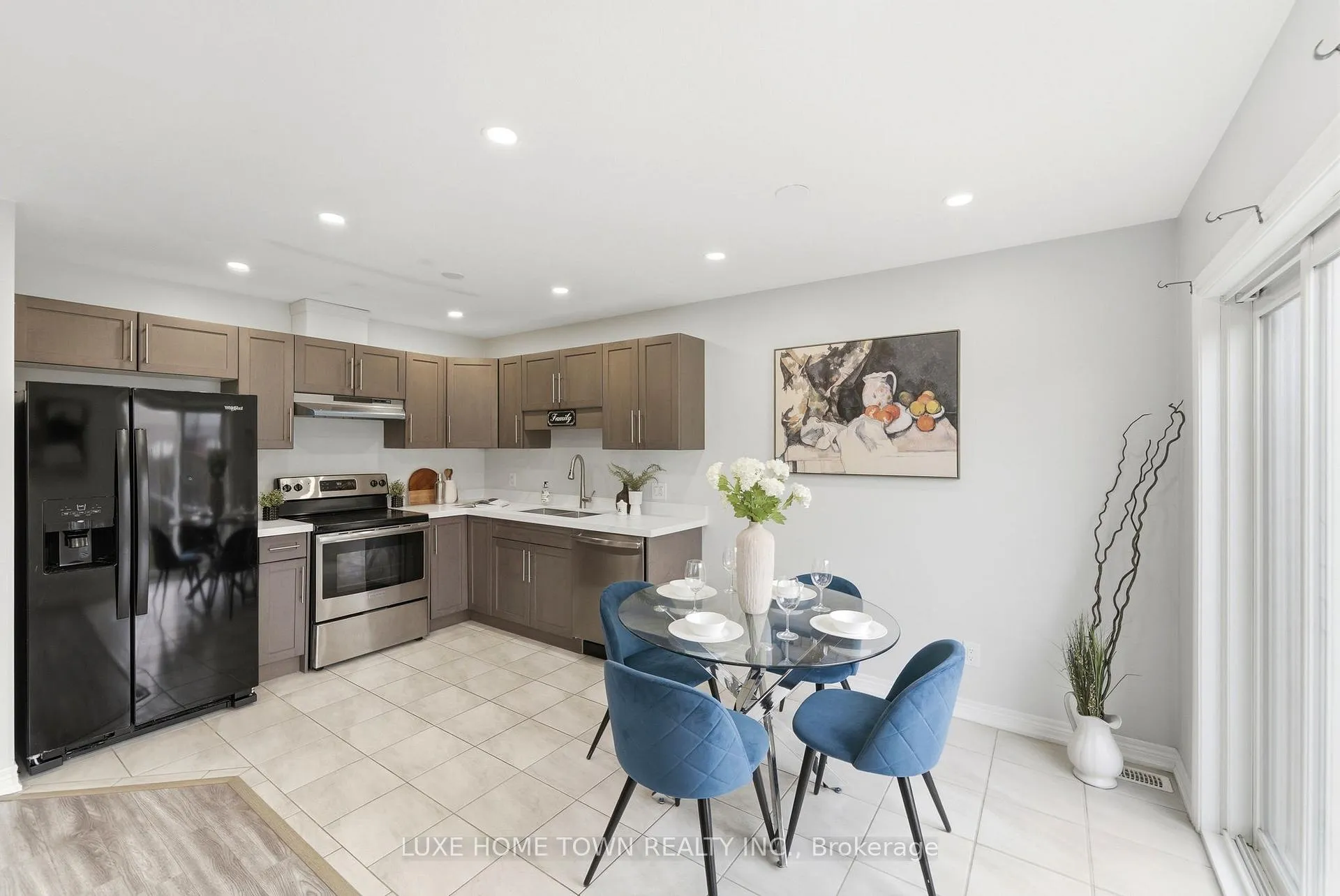 Photo 12 of 100 Monarch Street, Welland, Coyle Creek — HOMEH