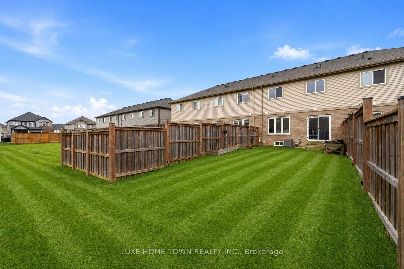 Photo 35 of 100 Monarch Street, Welland, Coyle Creek — HOMEH