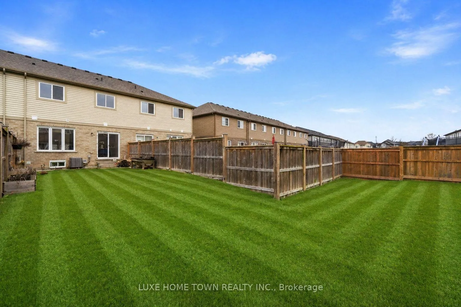 Photo 36 of 100 Monarch Street, Welland, Coyle Creek — HOMEH
