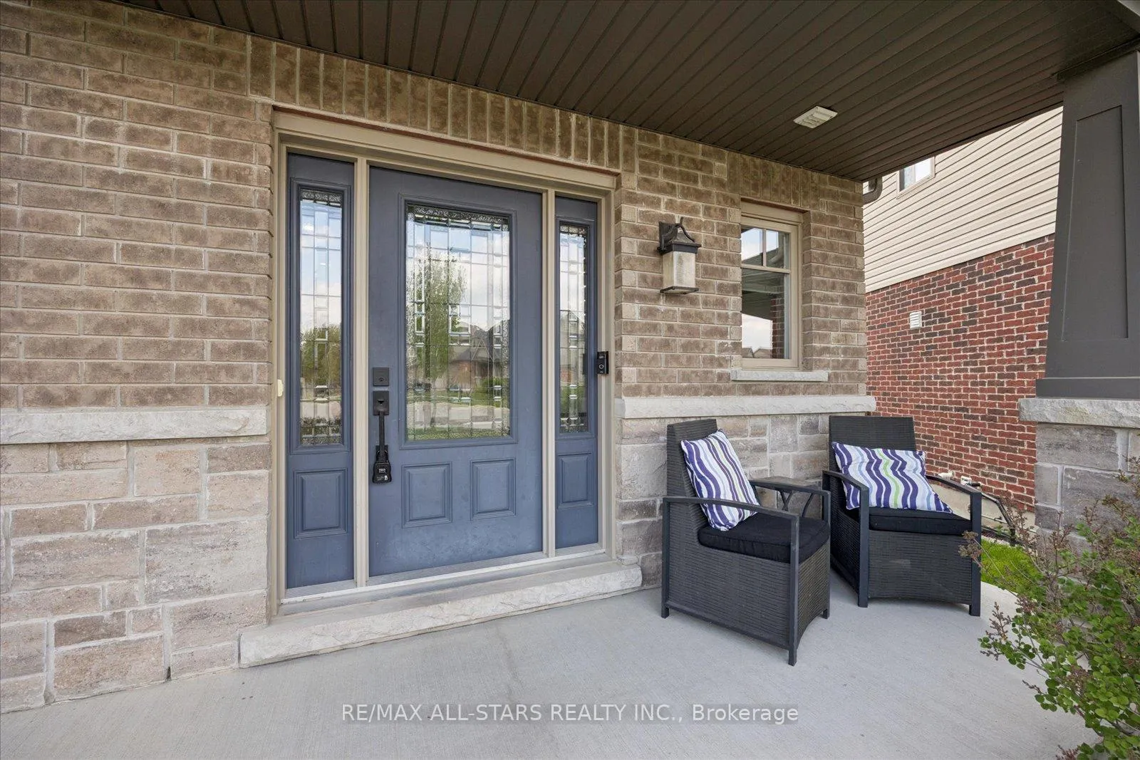 Photo 4 of 18 Carleton Trail, New Tecumseth, Beeton — HOMEH