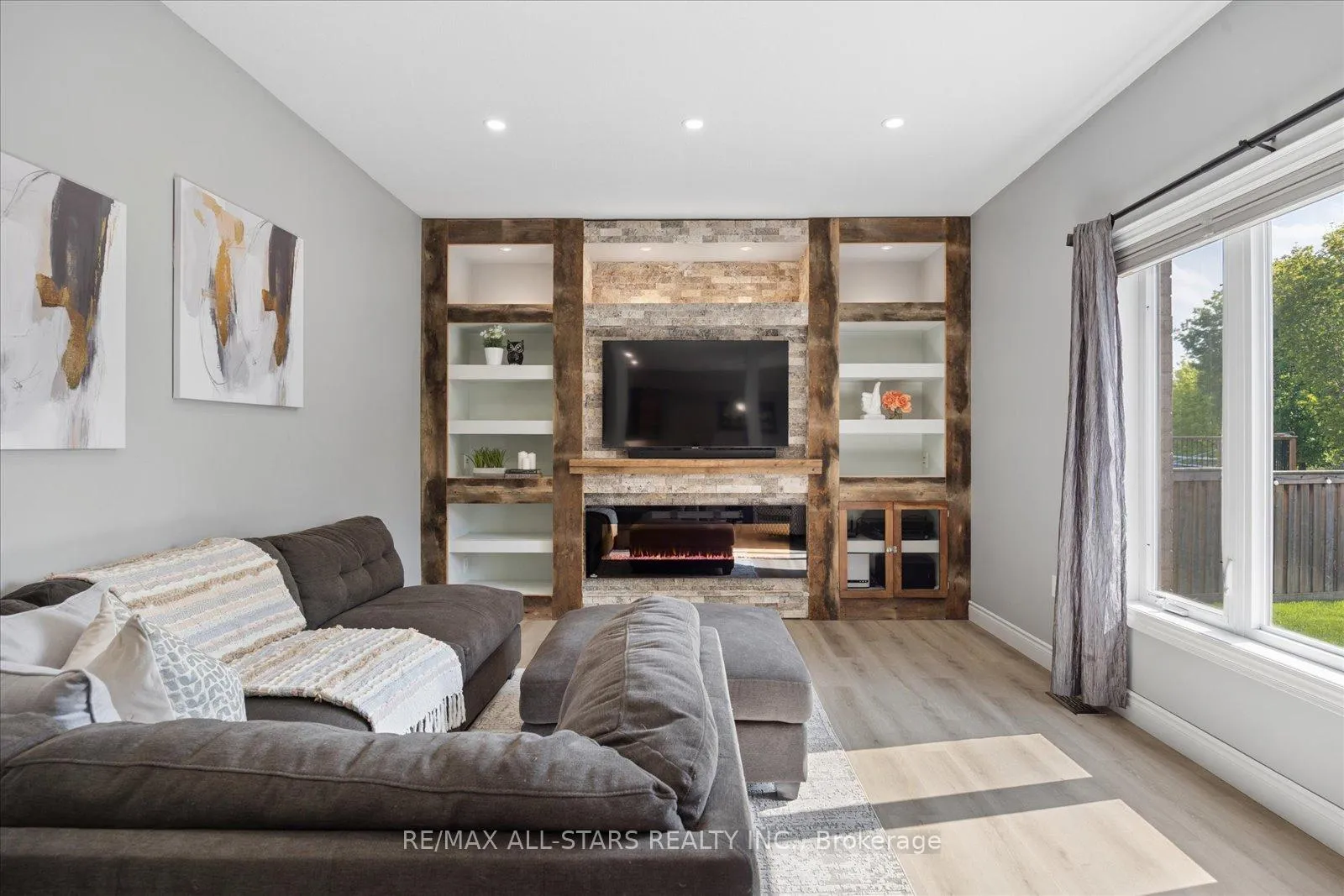 Photo 7 of 18 Carleton Trail, New Tecumseth, Beeton — HOMEH