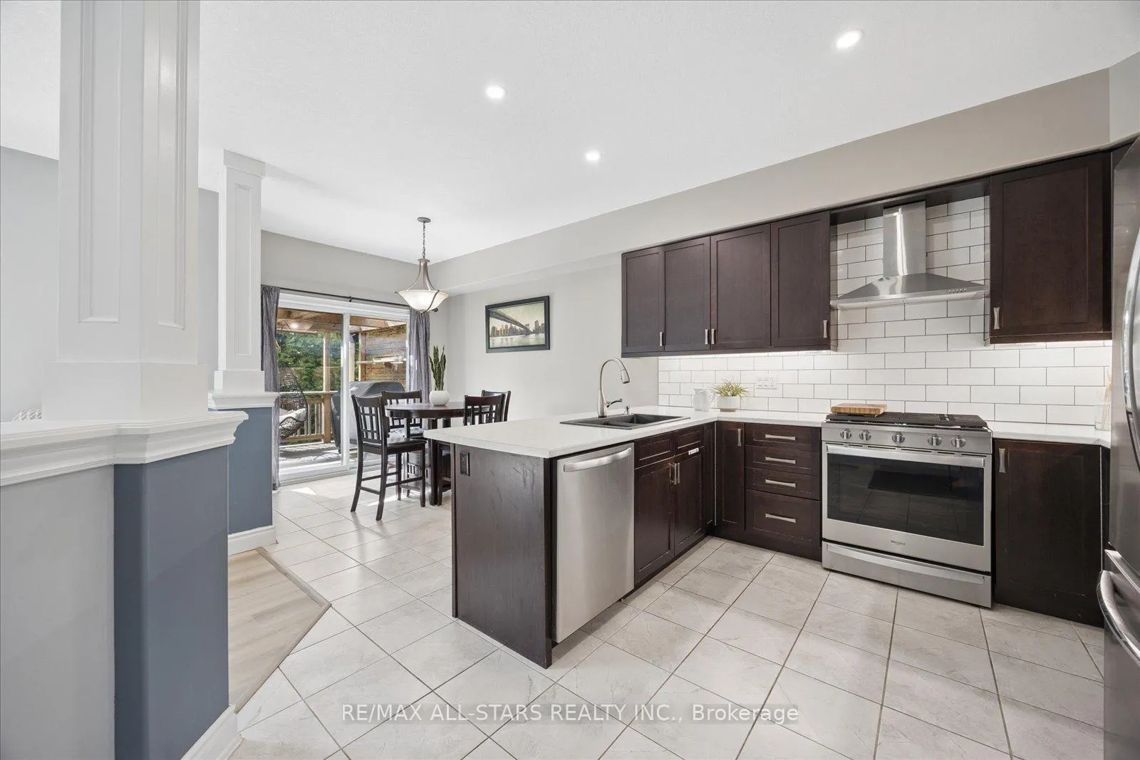 Photo 10 of 18 Carleton Trail, New Tecumseth, Beeton — HOMEH