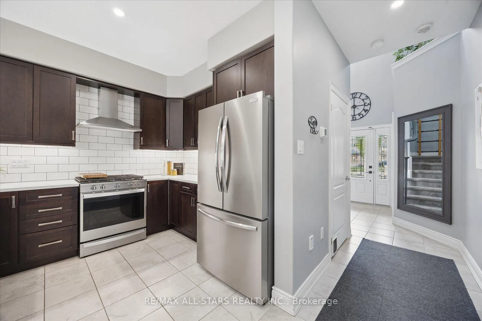 Photo 13 of 18 Carleton Trail, New Tecumseth, Beeton — HOMEH