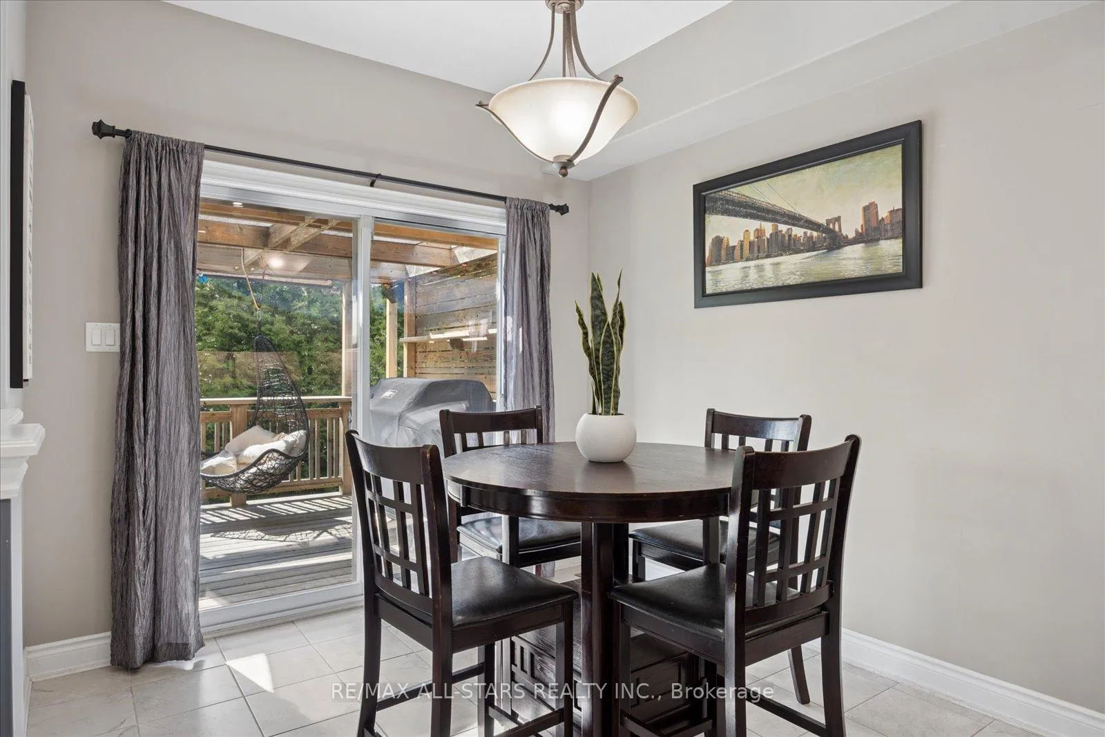 Photo 15 of 18 Carleton Trail, New Tecumseth, Beeton — HOMEH