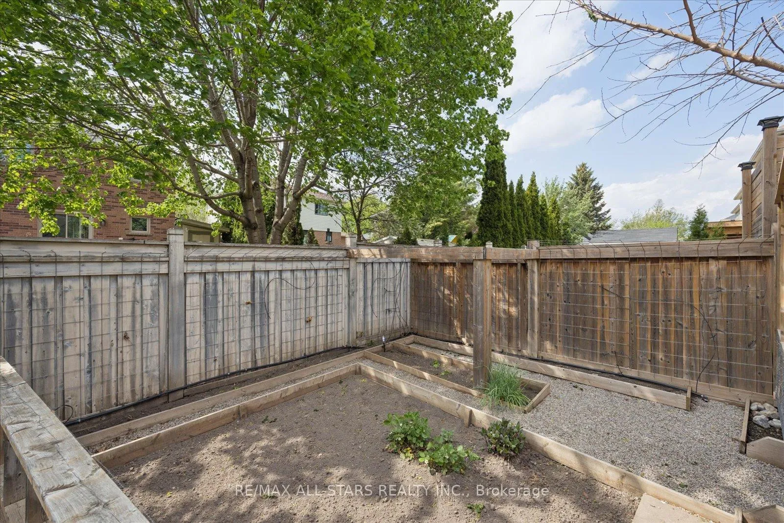 Photo 47 of 18 Carleton Trail, New Tecumseth, Beeton — HOMEH
