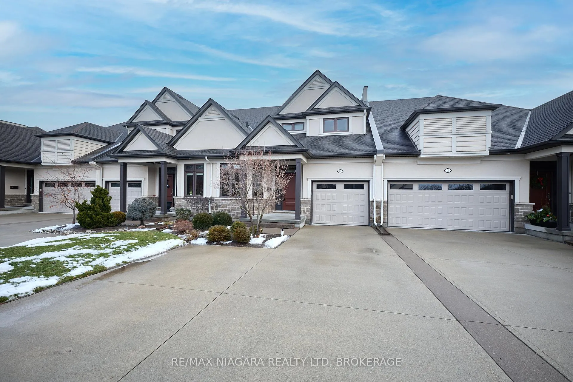 Photo 2 of Unit 7, 14 Emerald Common, St. Catharines, Lakeshore — HOMEH