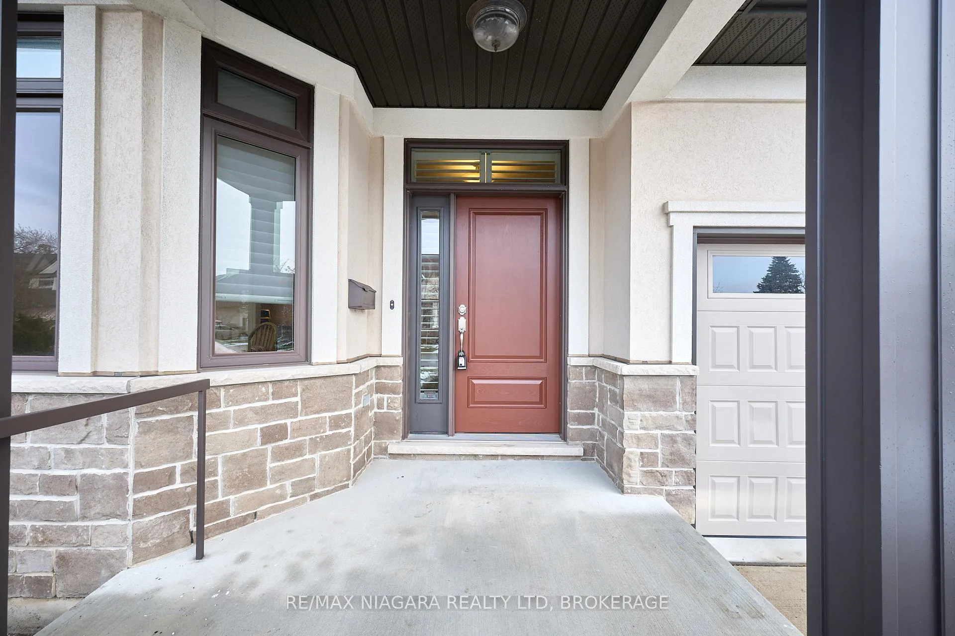 Photo 4 of Unit 7, 14 Emerald Common, St. Catharines, Lakeshore — HOMEH