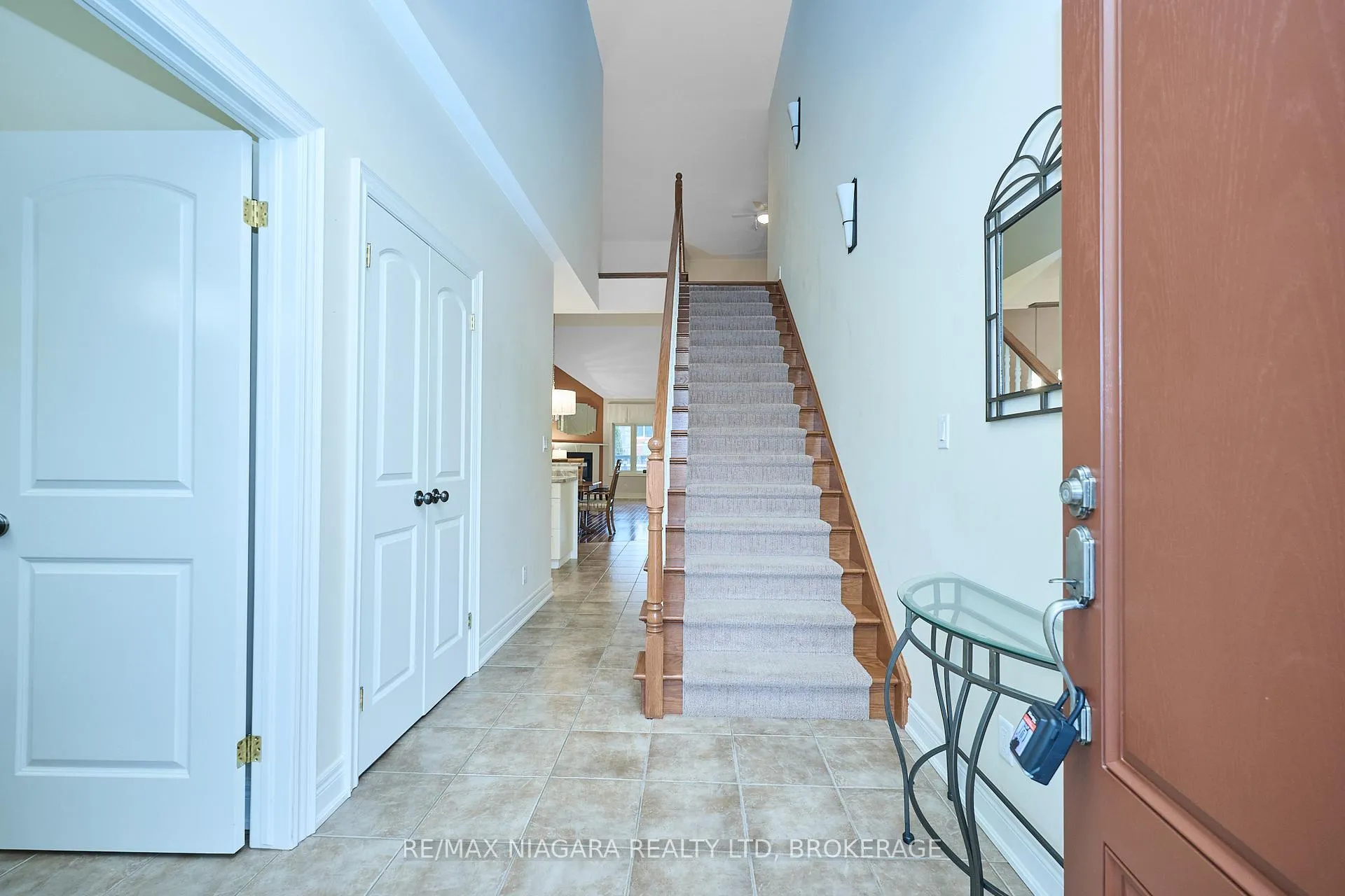 Photo 5 of Unit 7, 14 Emerald Common, St. Catharines, Lakeshore — HOMEH