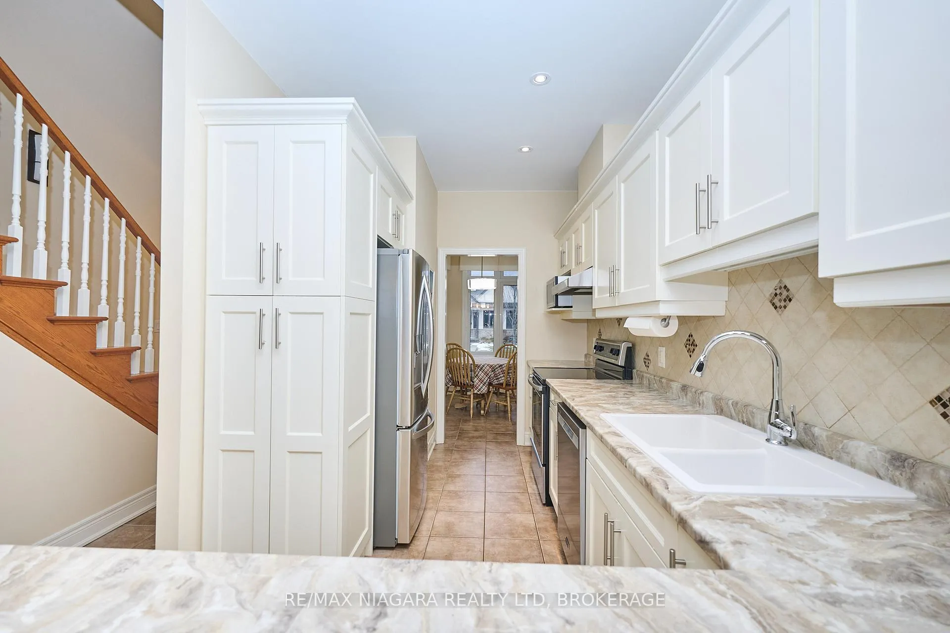 Photo 9 of Unit 7, 14 Emerald Common, St. Catharines, Lakeshore — HOMEH