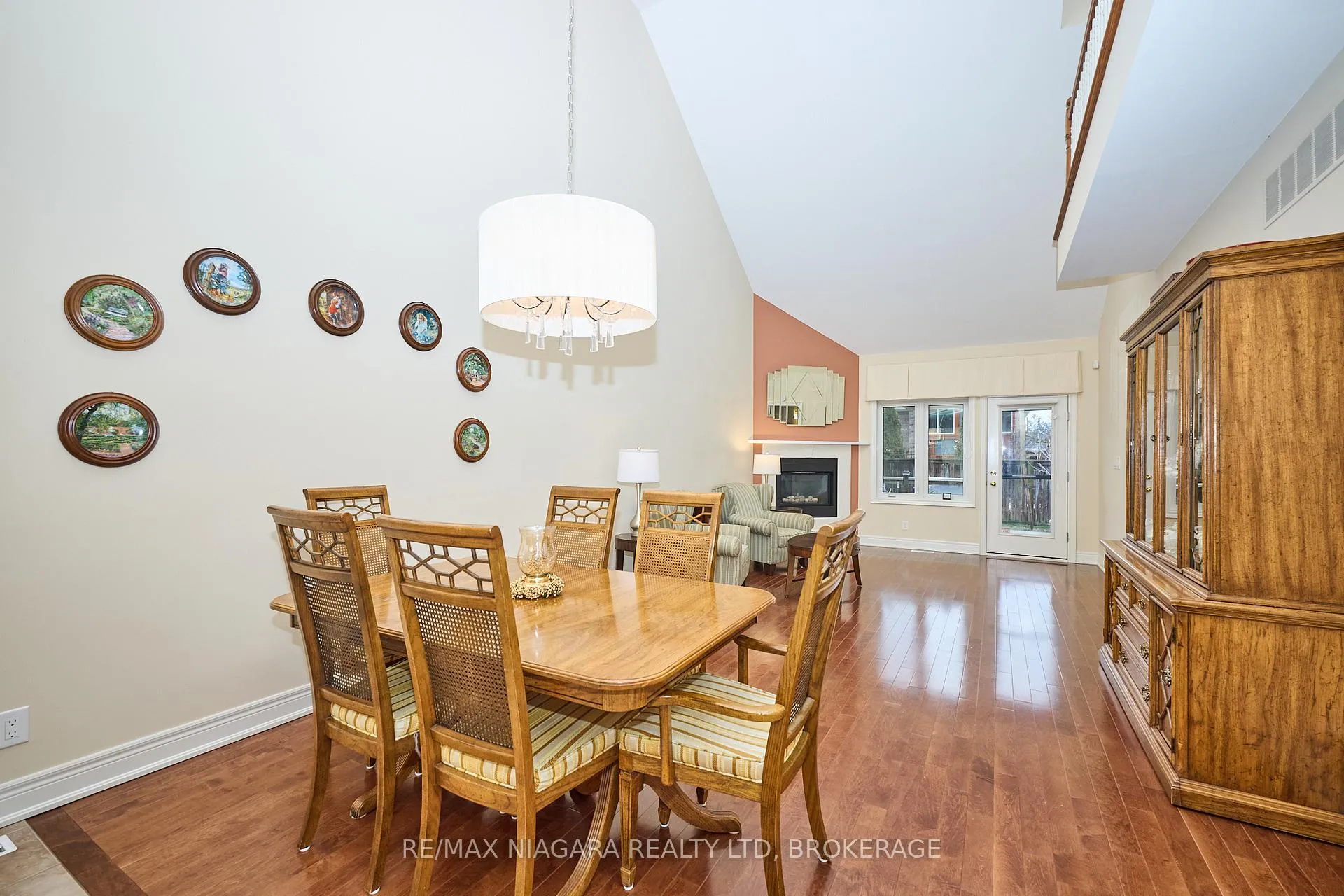 Photo 10 of Unit 7, 14 Emerald Common, St. Catharines, Lakeshore — HOMEH