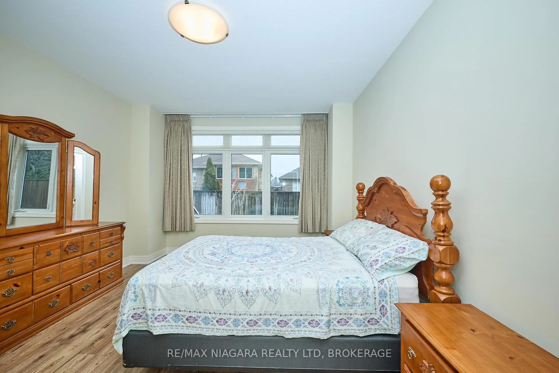 Photo 17 of Unit 7, 14 Emerald Common, St. Catharines, Lakeshore — HOMEH
