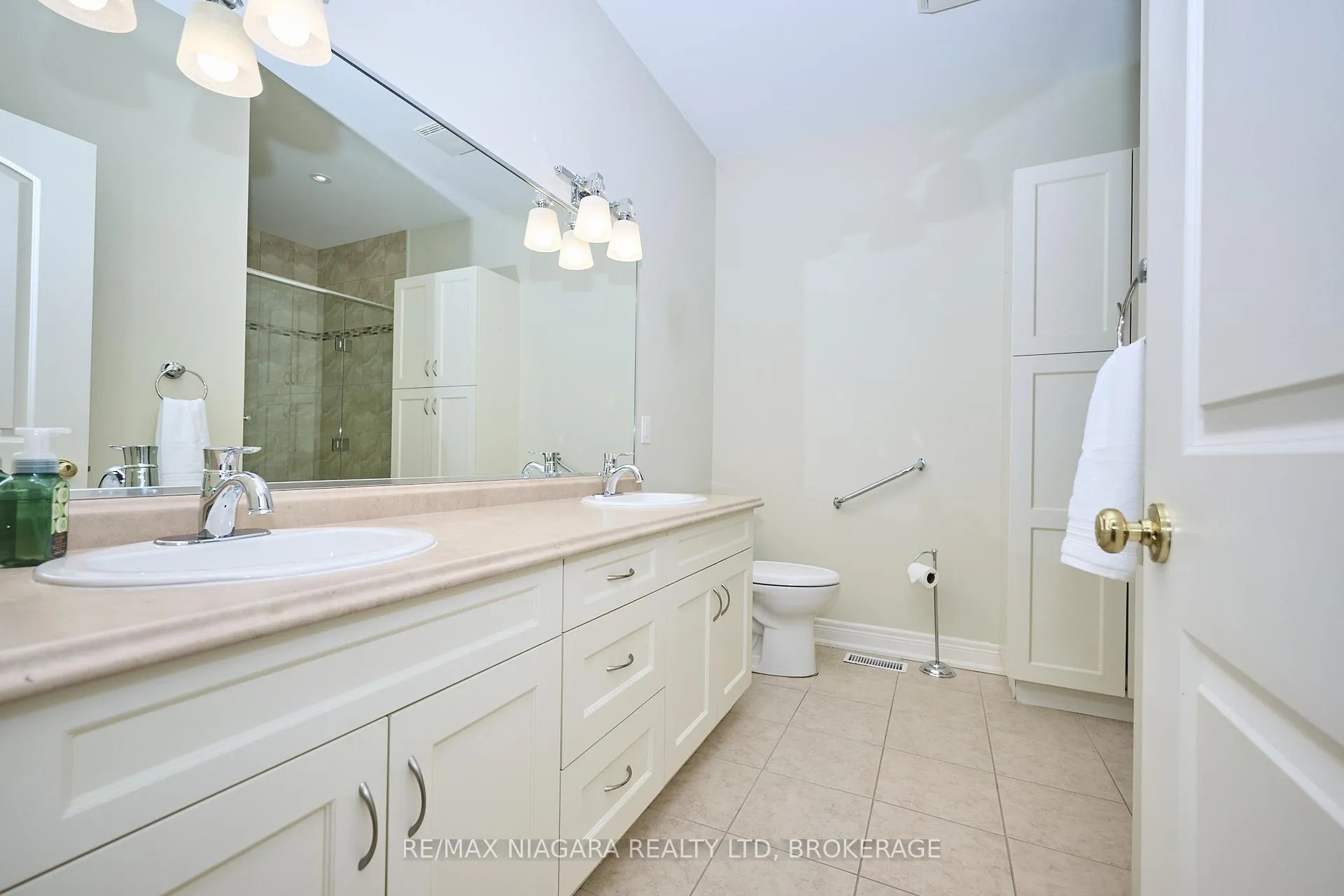 Photo 19 of Unit 7, 14 Emerald Common, St. Catharines, Lakeshore — HOMEH
