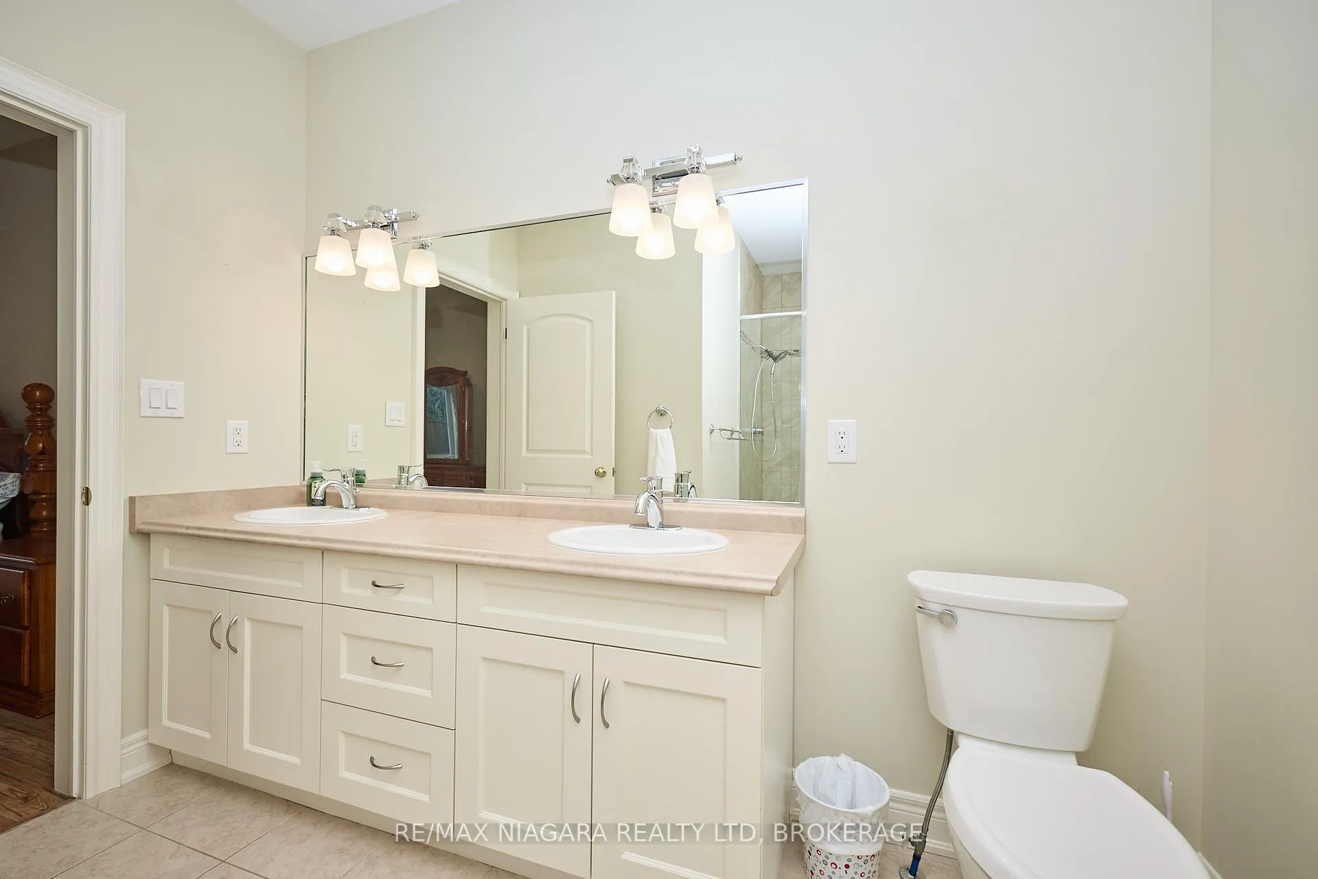 Photo 21 of Unit 7, 14 Emerald Common, St. Catharines, Lakeshore — HOMEH