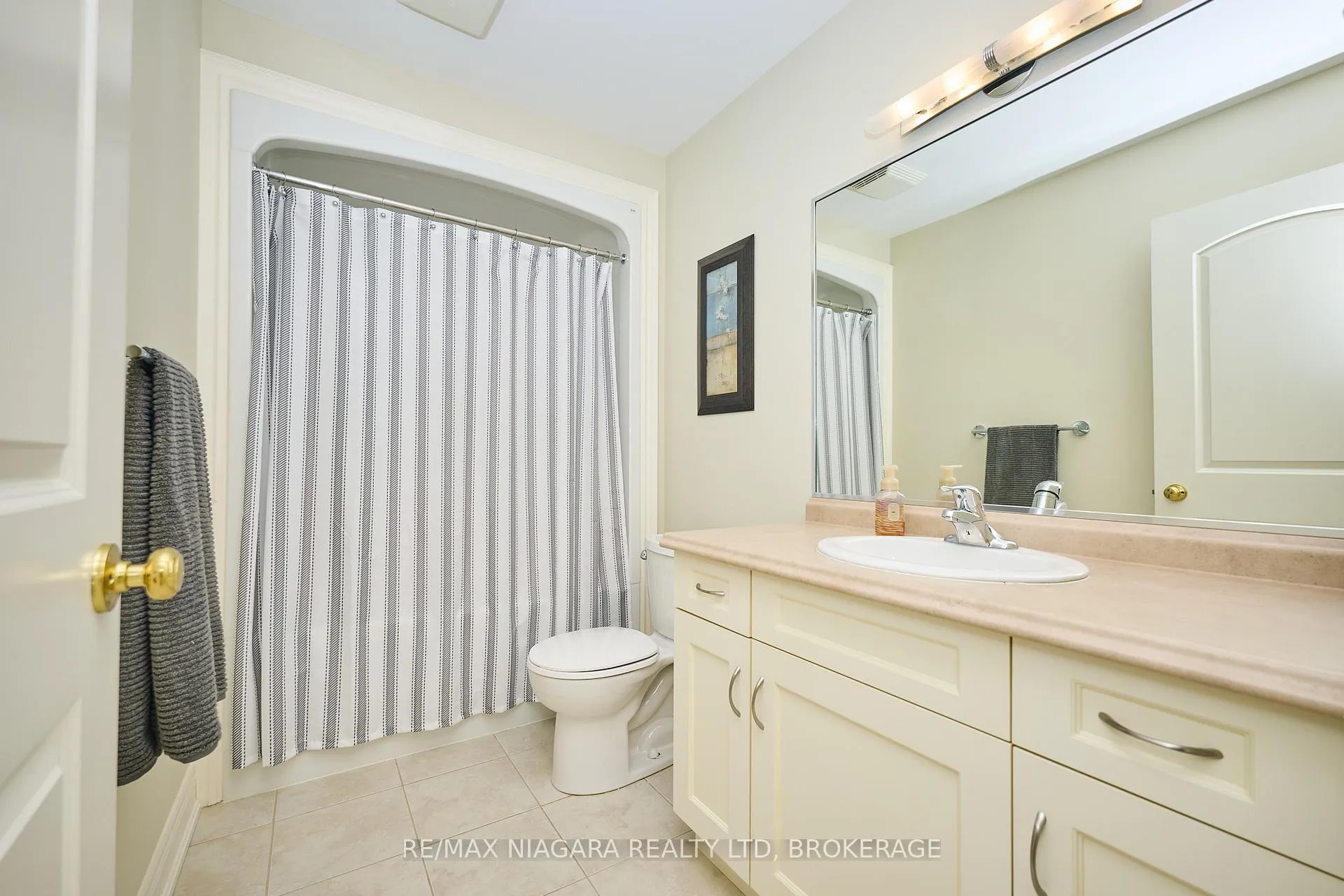 Photo 30 of Unit 7, 14 Emerald Common, St. Catharines, Lakeshore — HOMEH