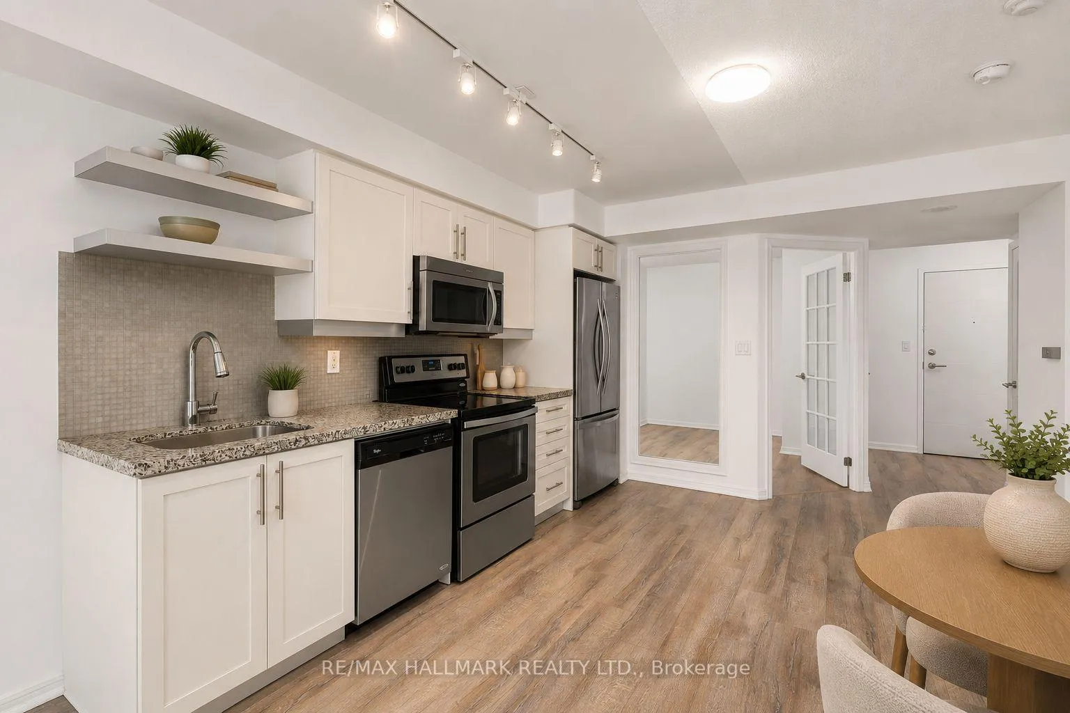 Photo 6 of Unit 502, 400 Adelaide Street E, Toronto, Moss Park — HOMEH