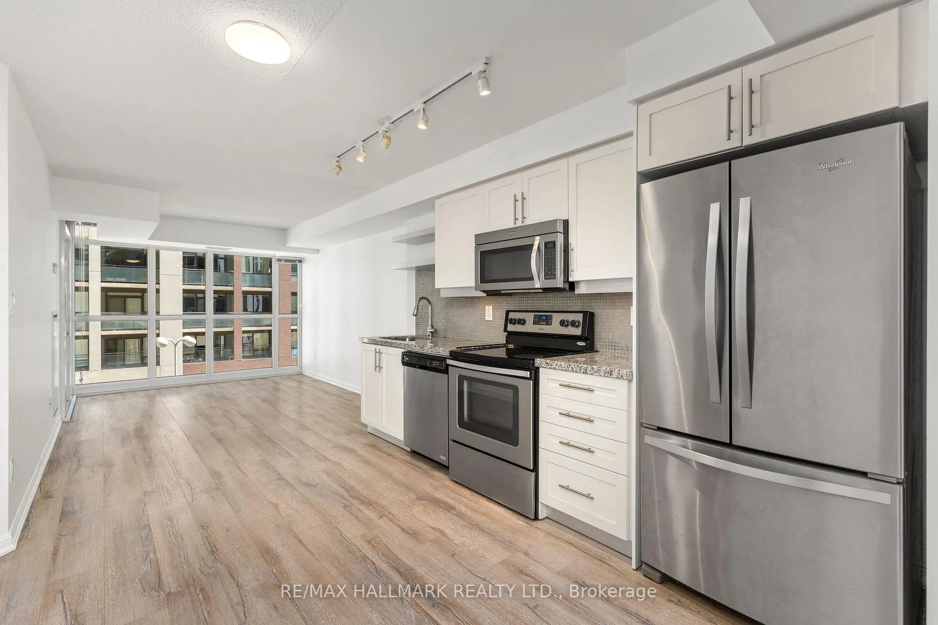 Photo 7 of Unit 502, 400 Adelaide Street E, Toronto, Moss Park — HOMEH