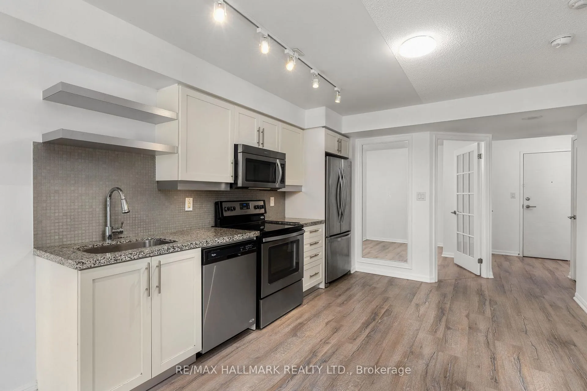 Photo 9 of Unit 502, 400 Adelaide Street E, Toronto, Moss Park — HOMEH