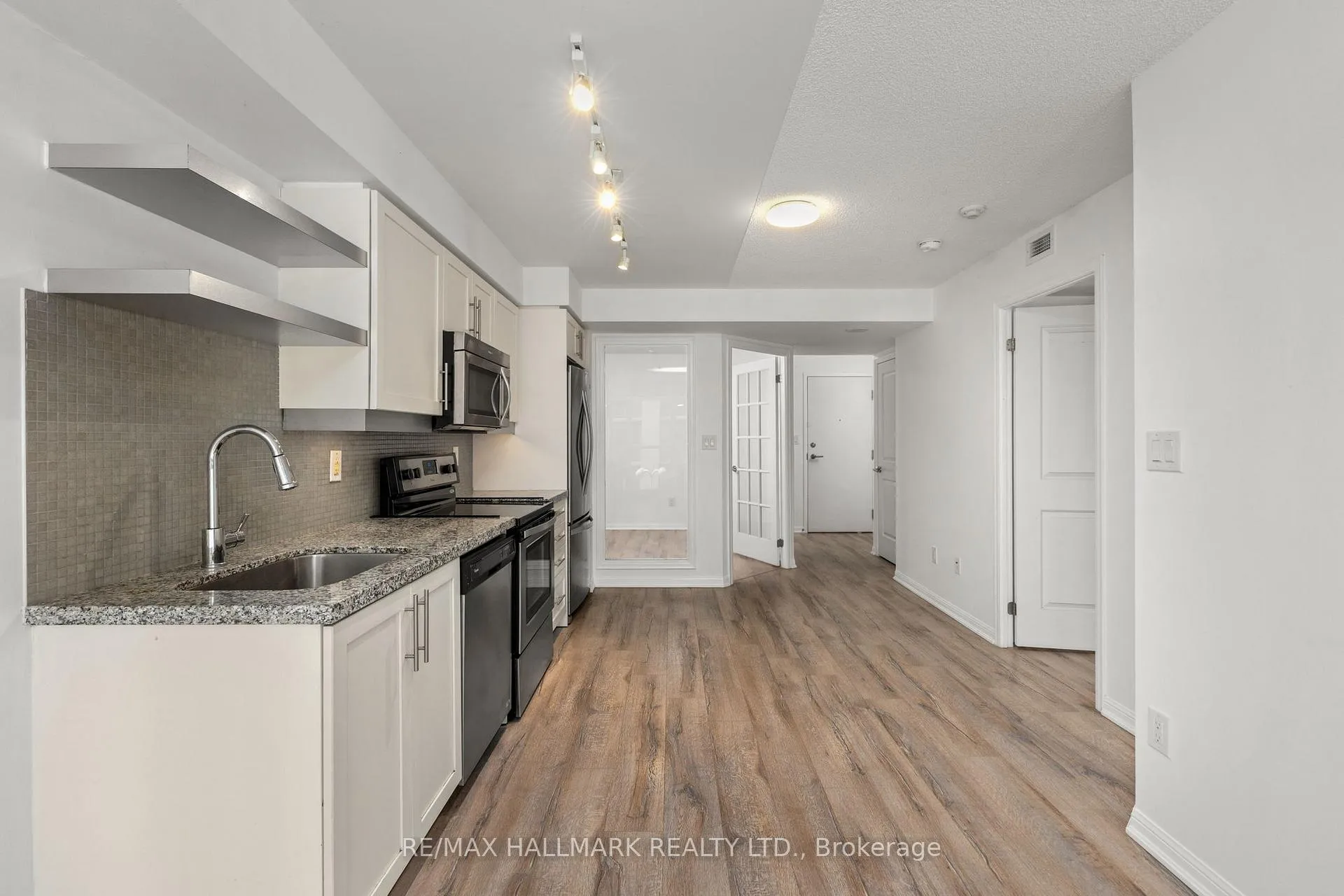 Photo 10 of Unit 502, 400 Adelaide Street E, Toronto, Moss Park — HOMEH