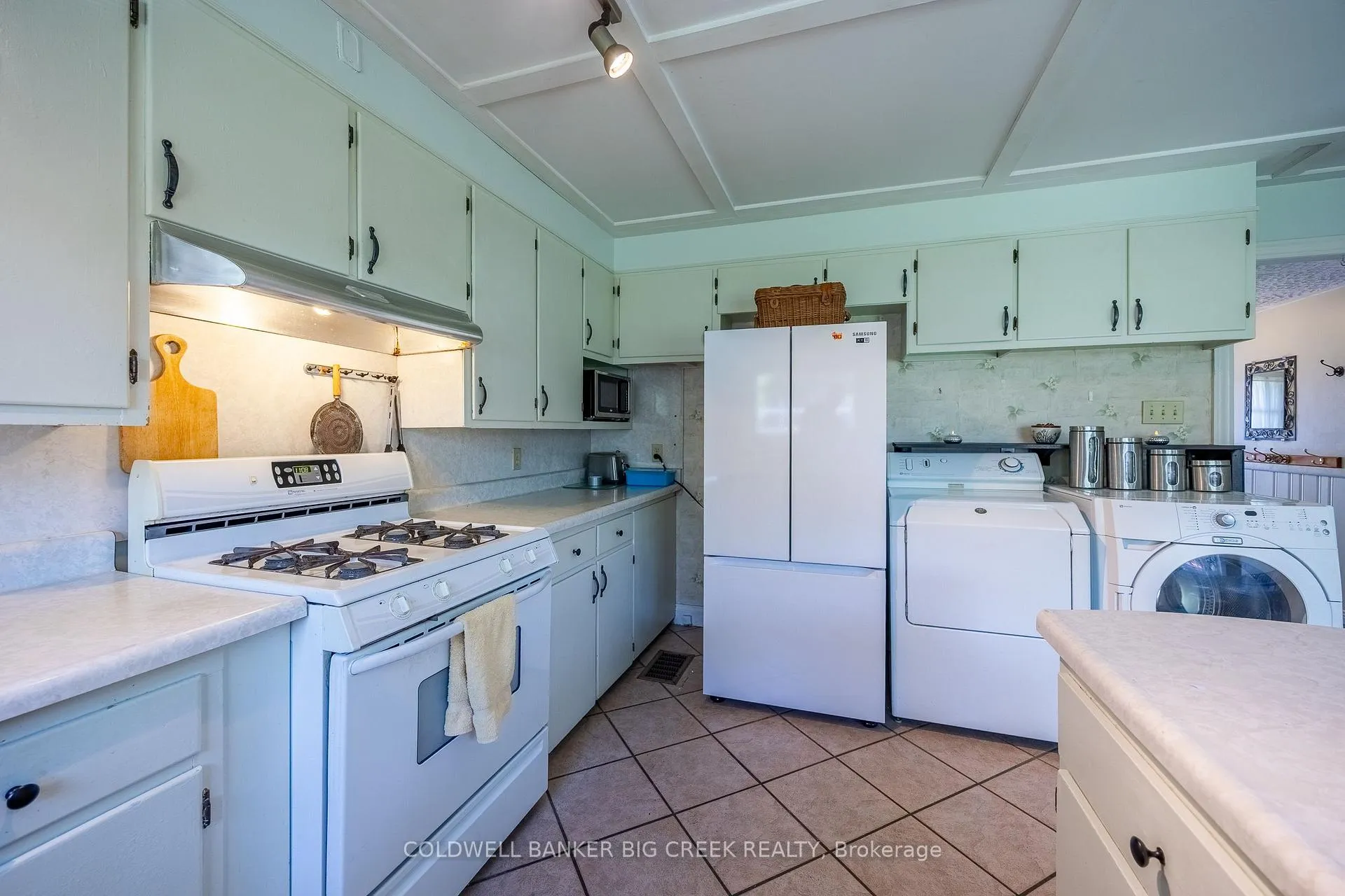 Photo 22 of 220 Queen Street, Norfolk, Delhi — HOMEH