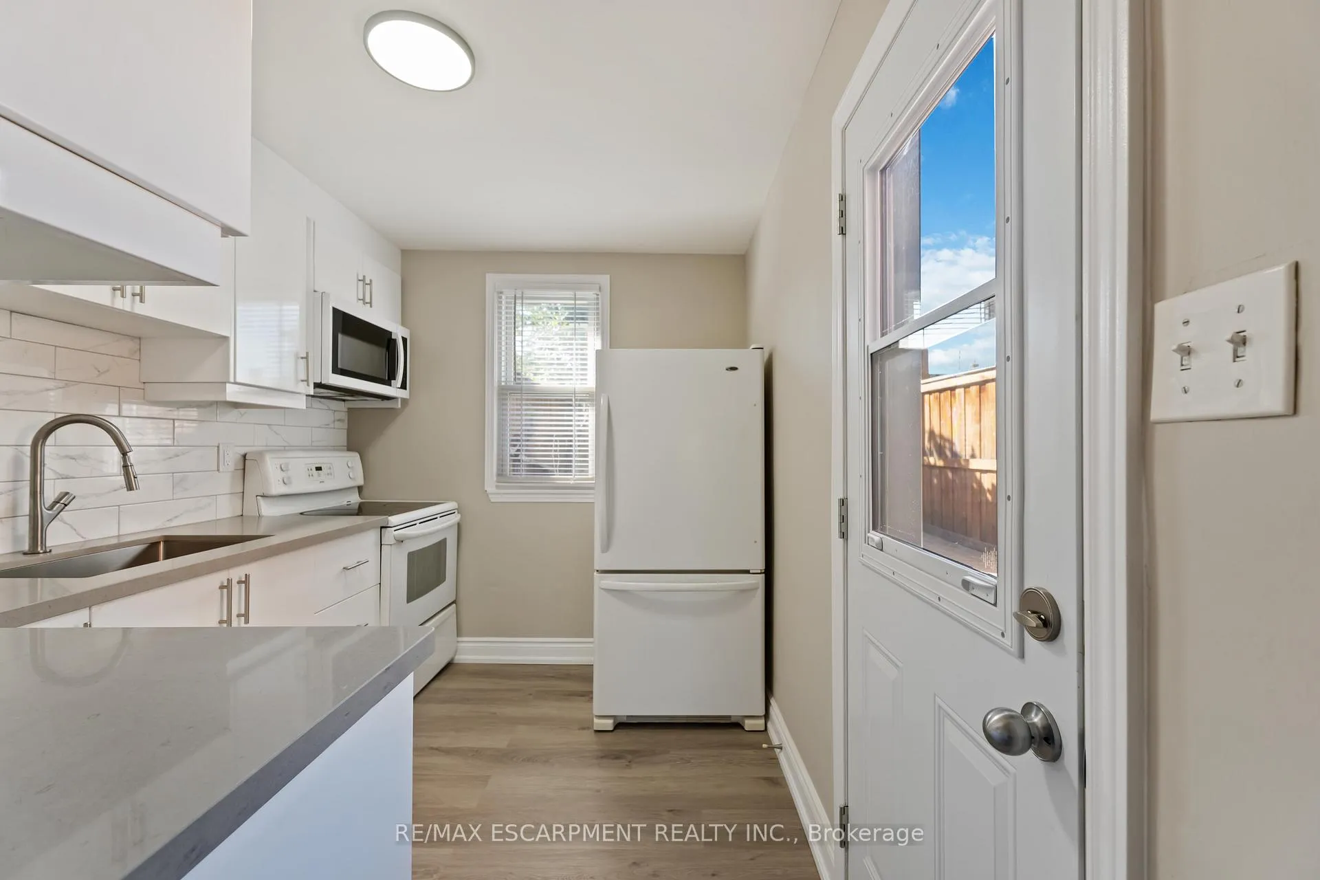 Photo 6 of 187 Barton Street W, Hamilton, Central — HOMEH